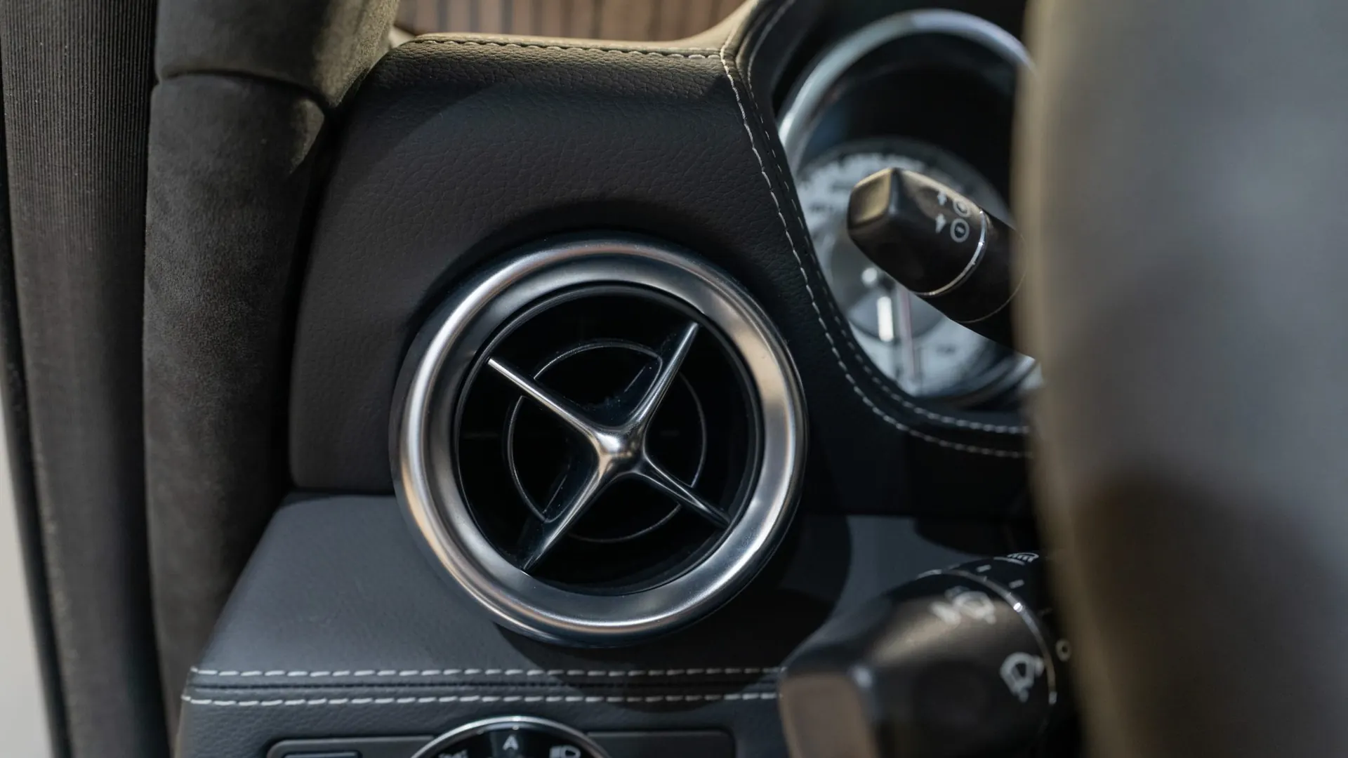 Mercedes SLS — photo 13