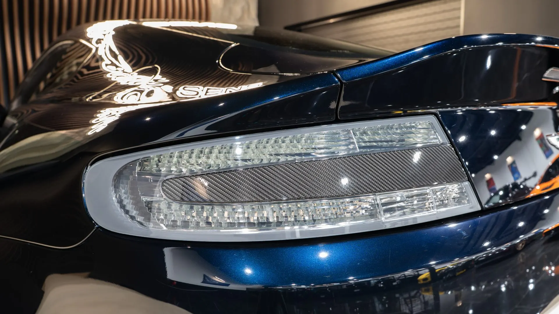 Aston Martin V8 — photo 42