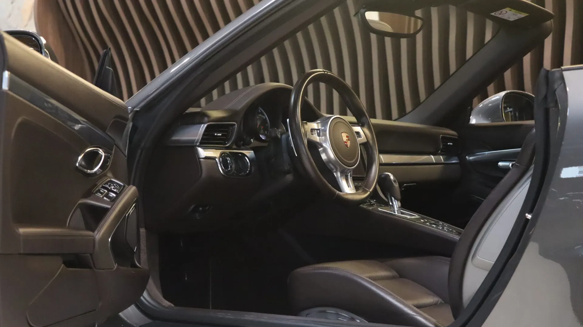 Porsche 911 — photo 9