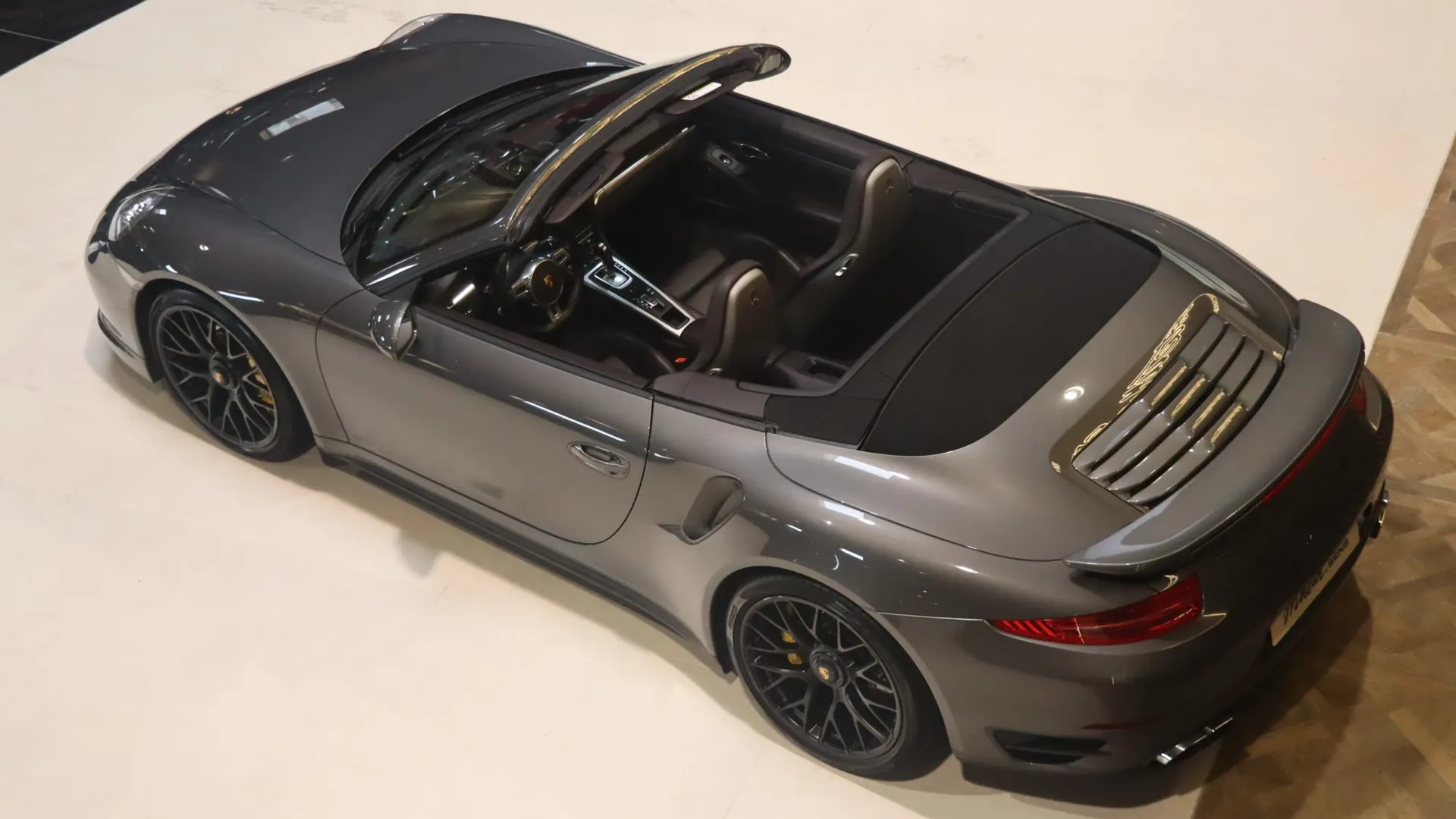 Porsche 911 — photo 50