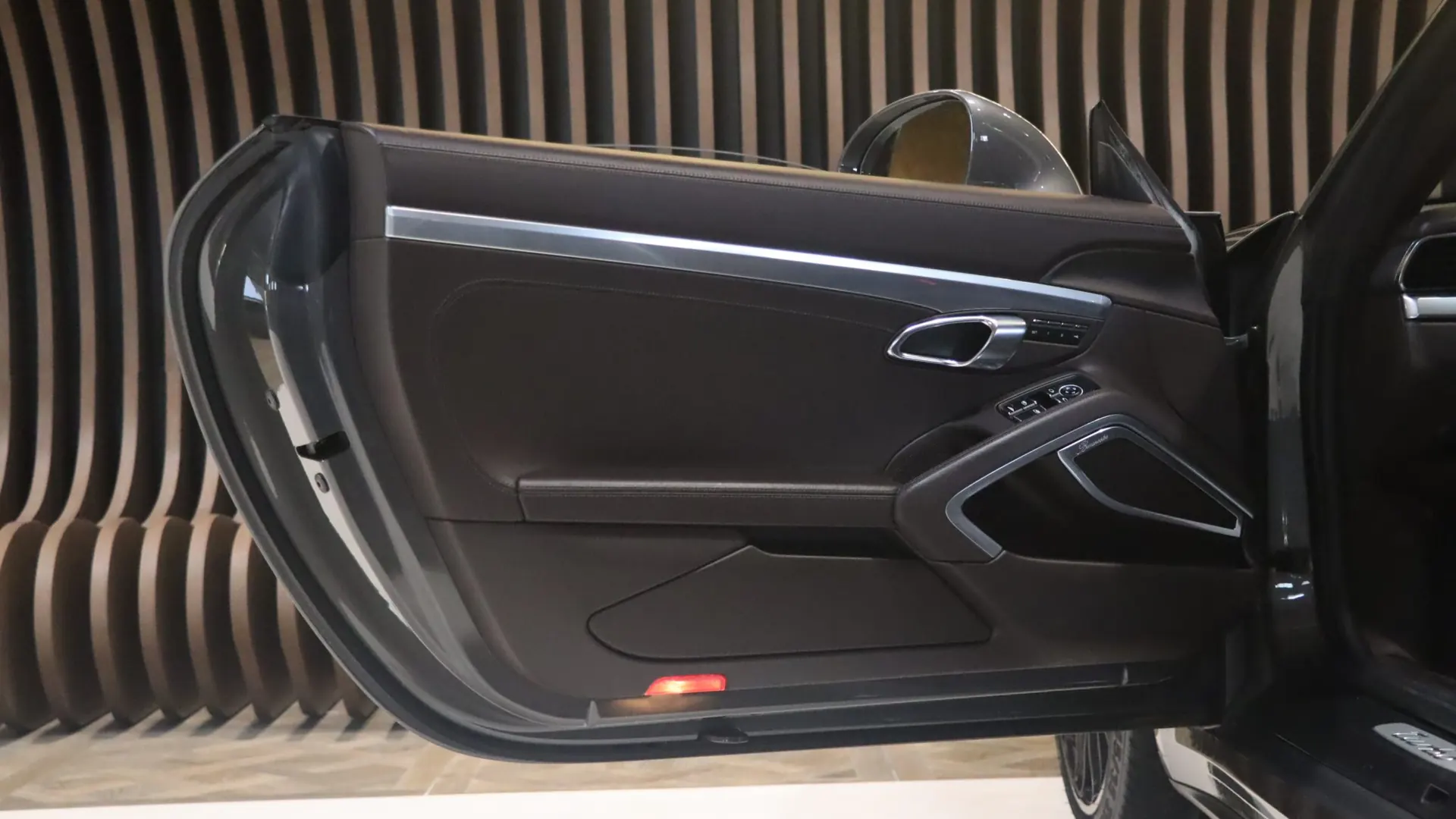 Porsche 911 — photo 11
