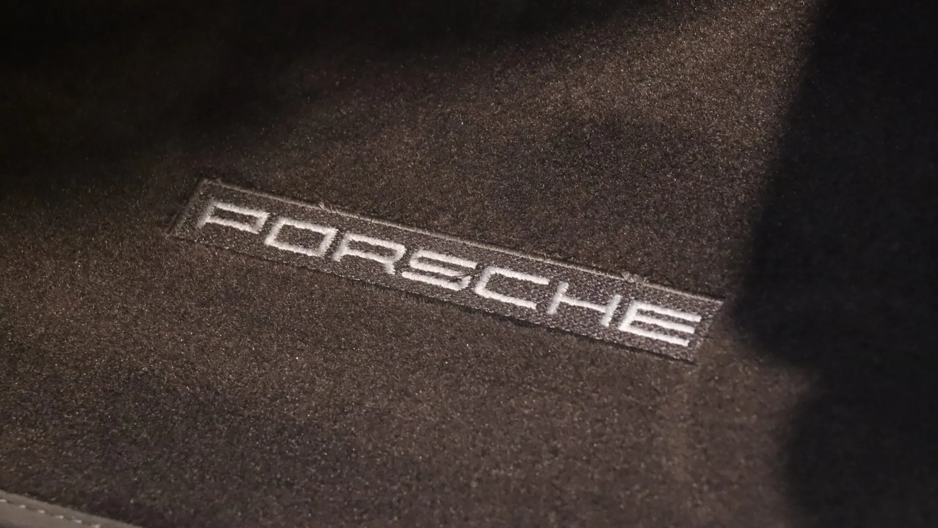 Porsche 911 — photo 17