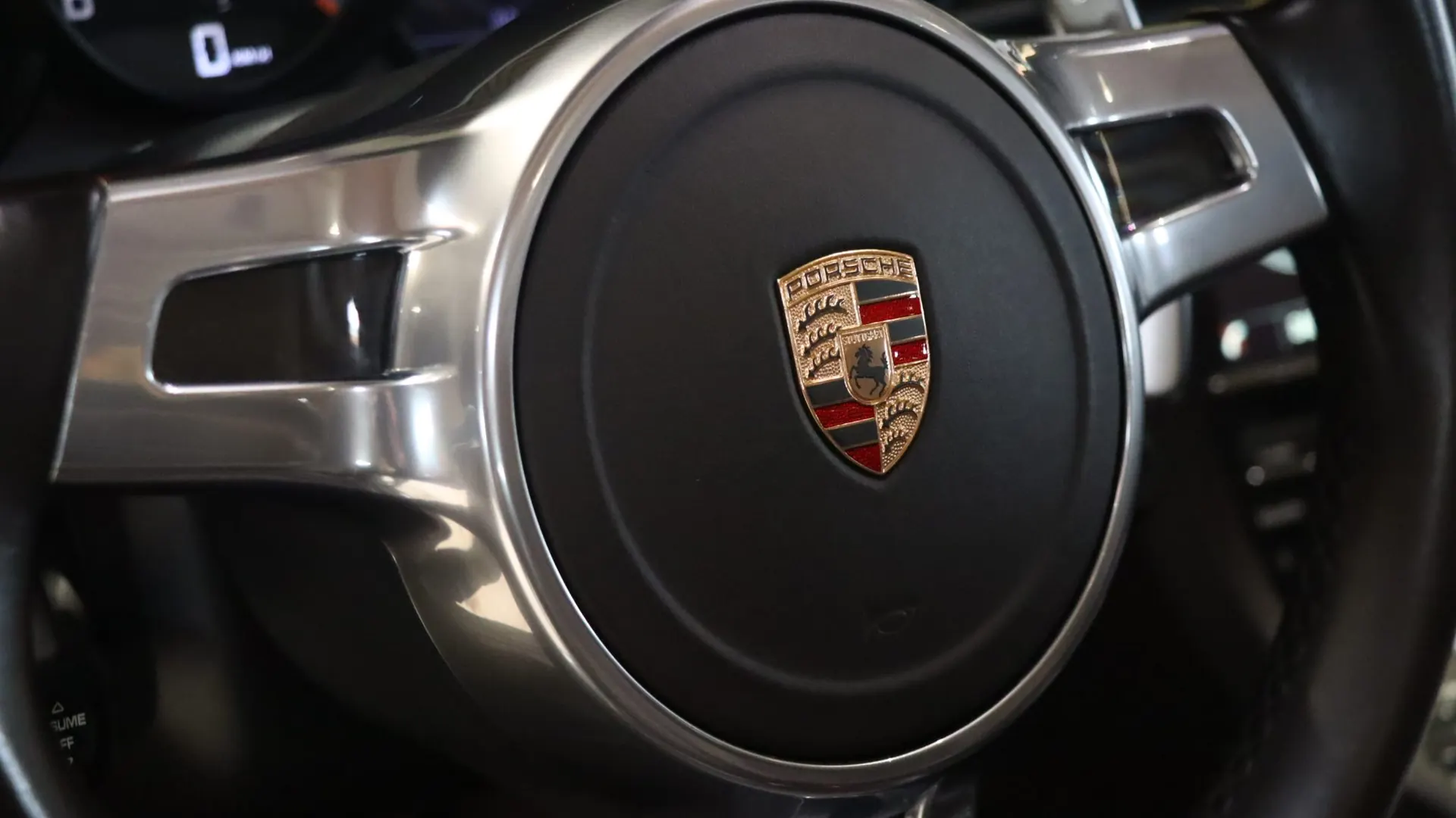 Porsche 911 — photo 25