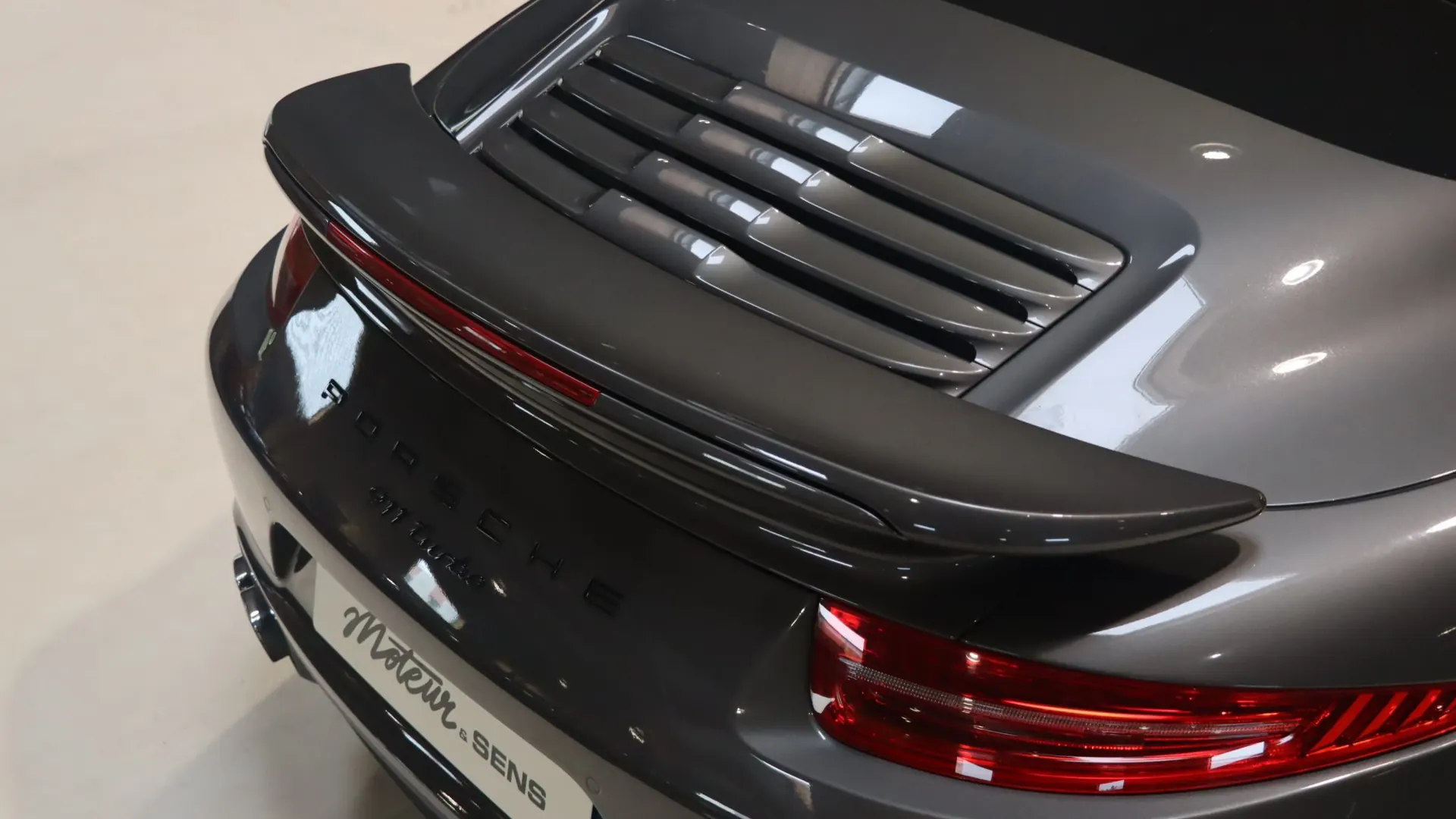 Porsche 911 — photo 46