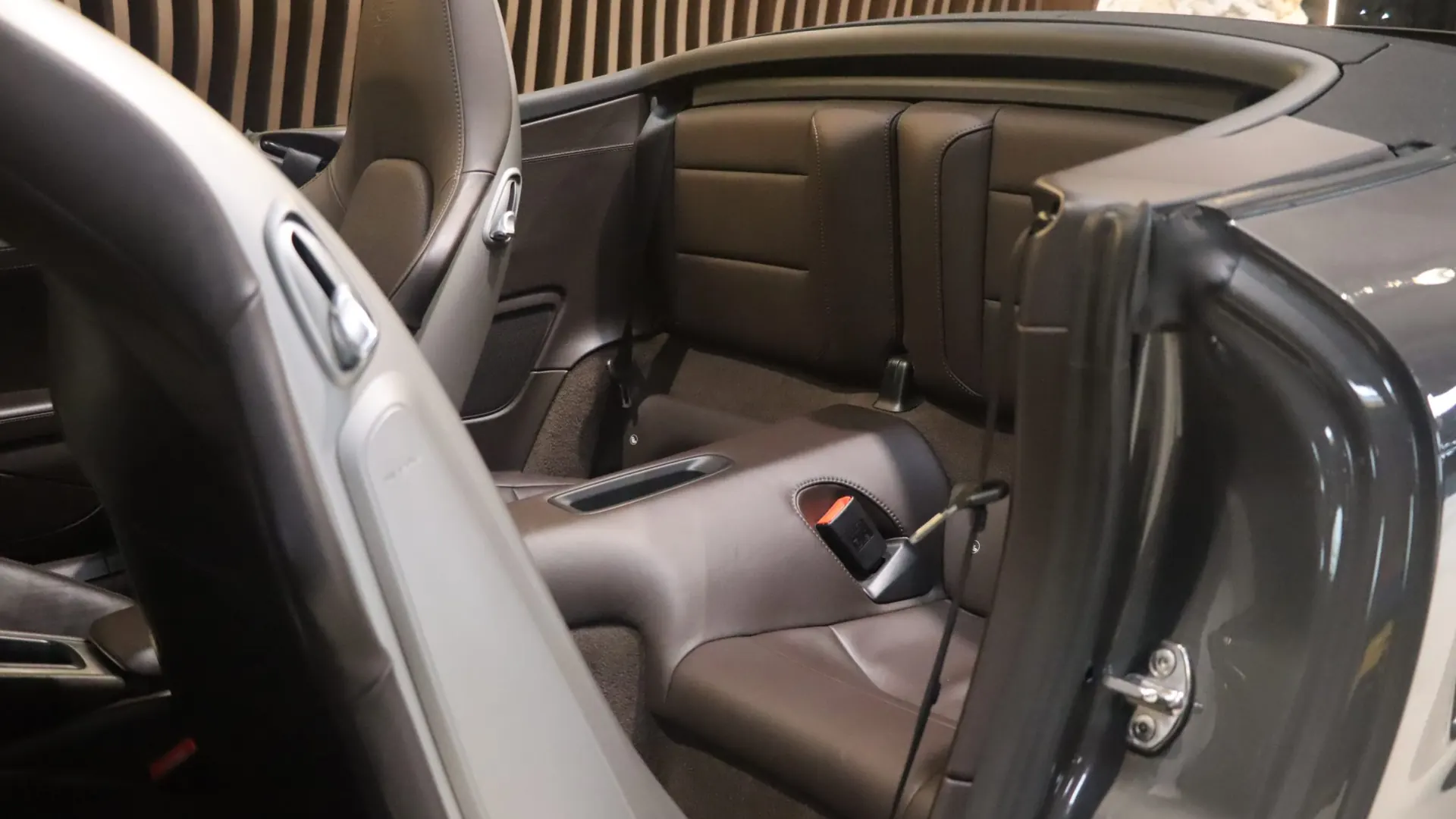 Porsche 911 — photo 36