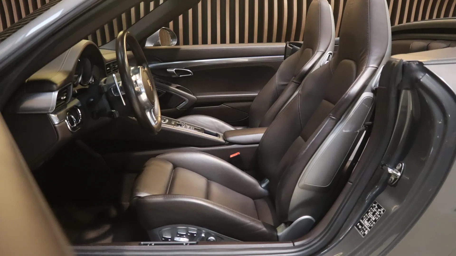 Porsche 911 — photo 8