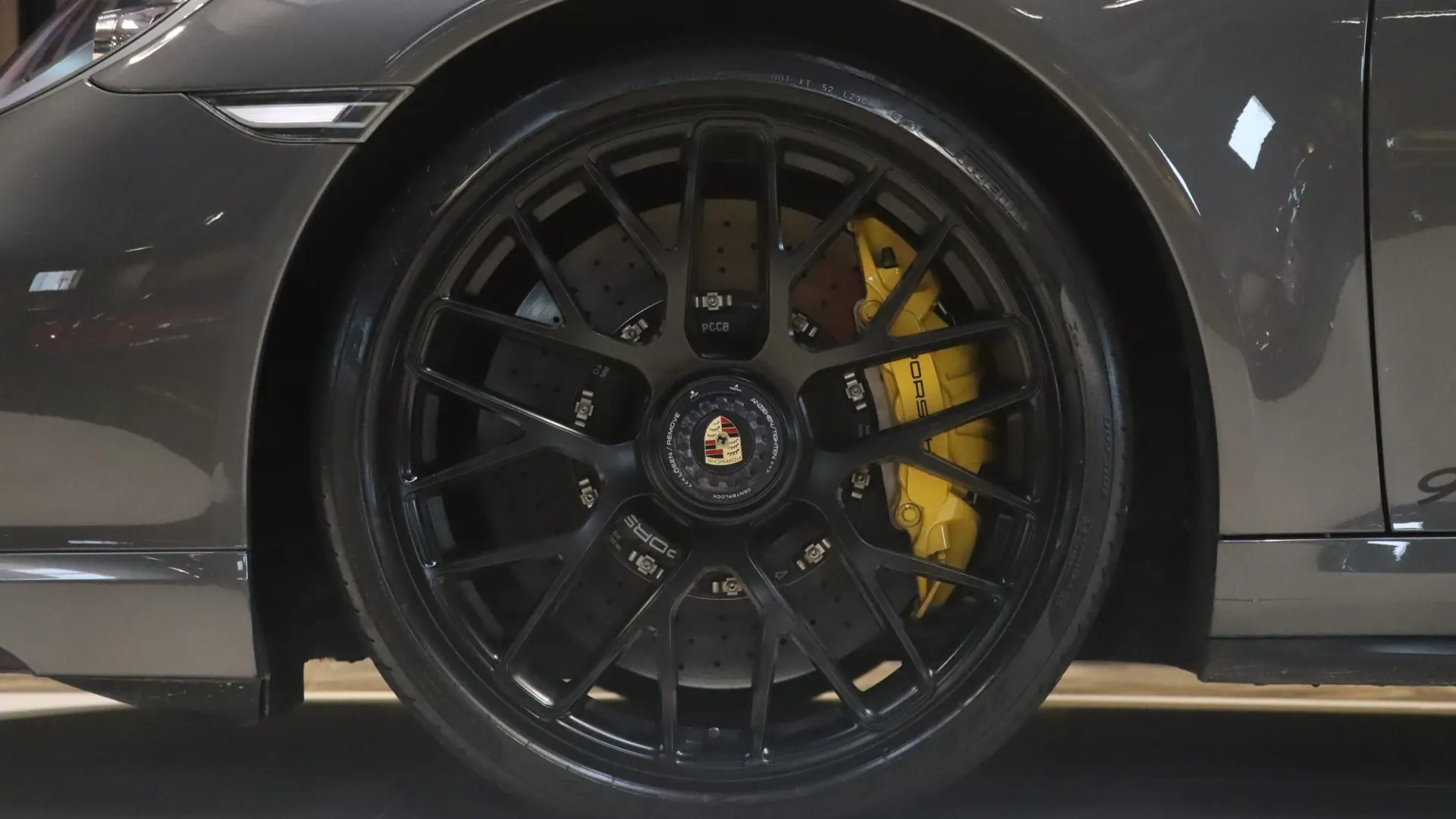 Porsche 911 — photo 42