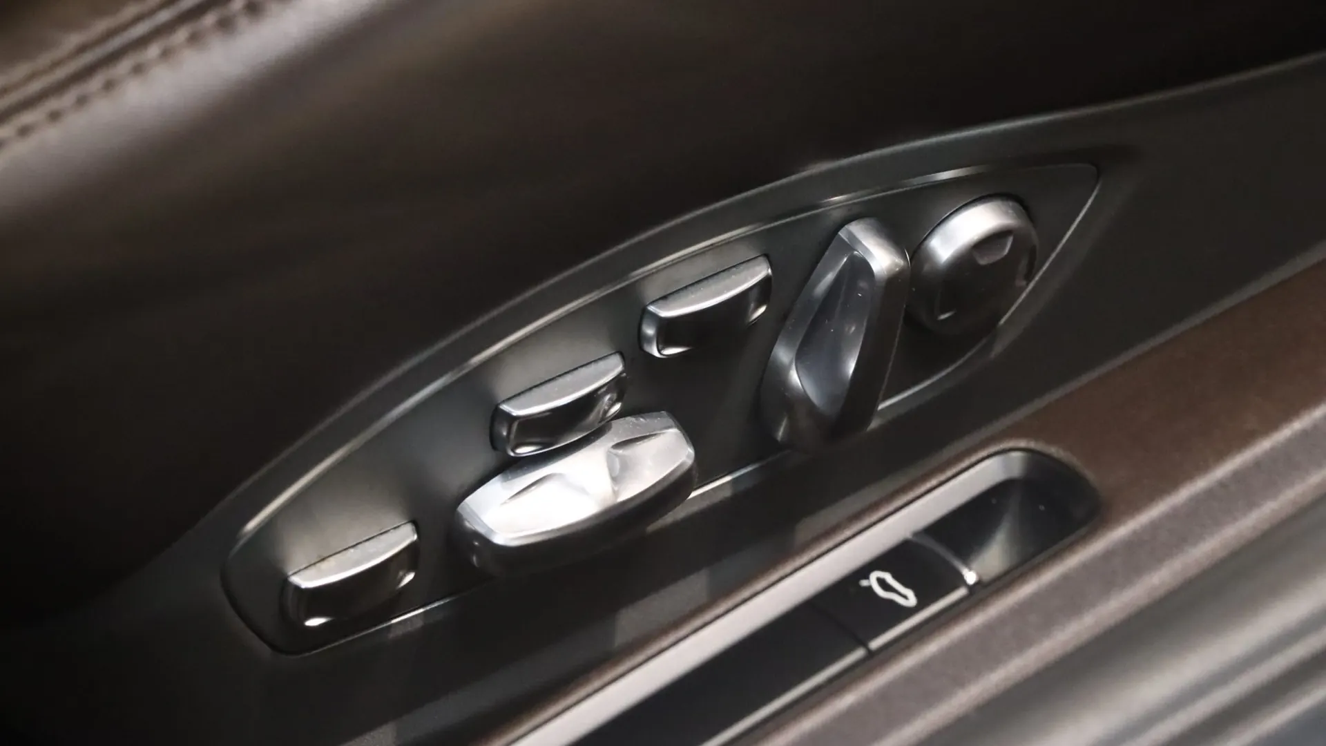 Porsche 911 — photo 16