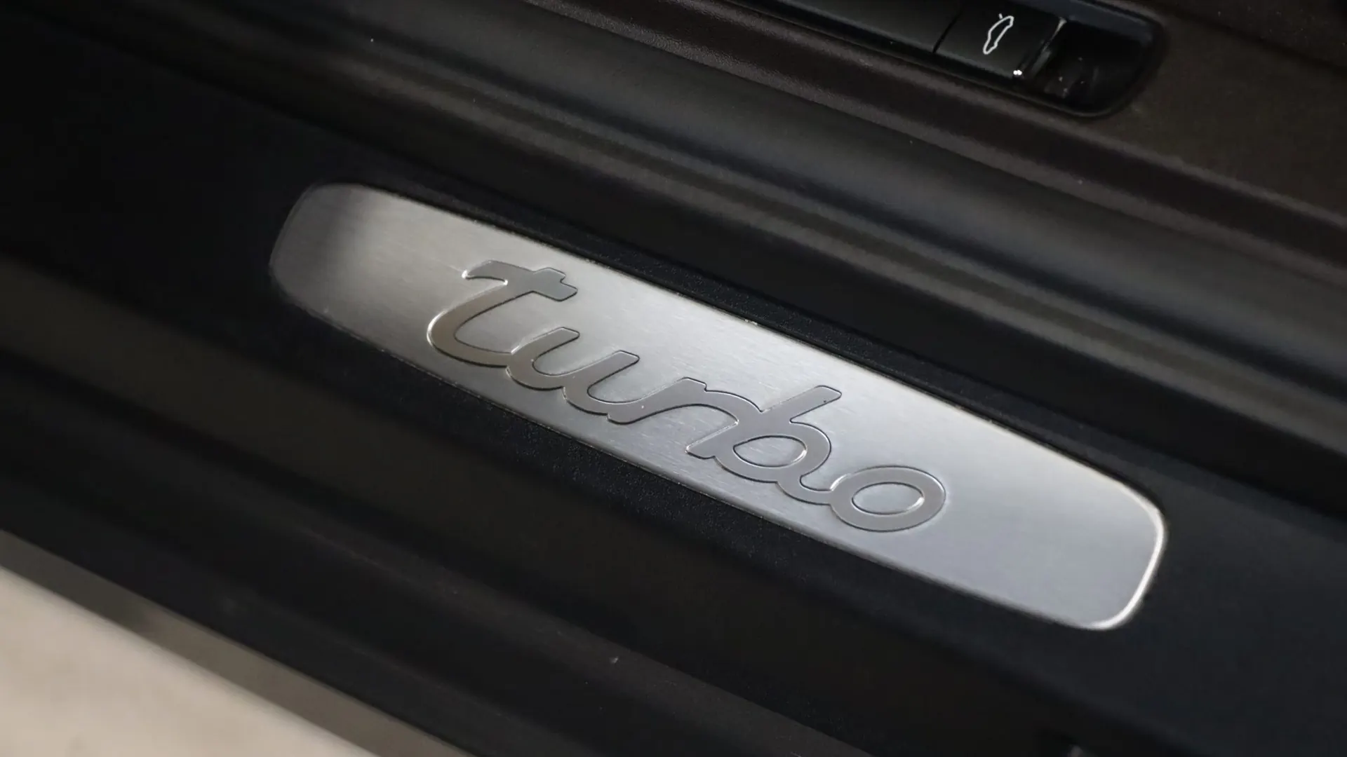 Porsche 911 — photo 14