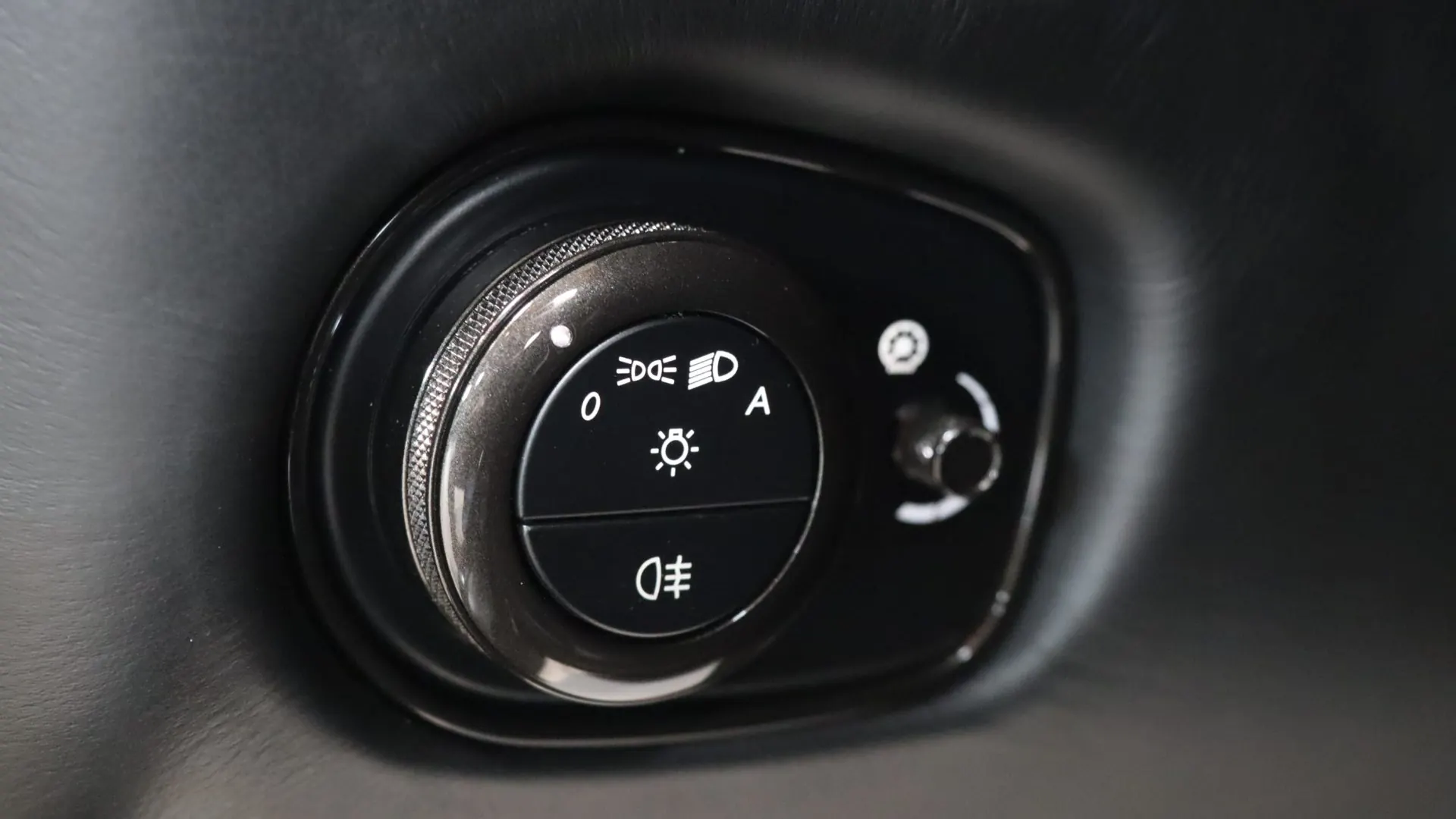 Aston Martin VANQUISH — photo 17