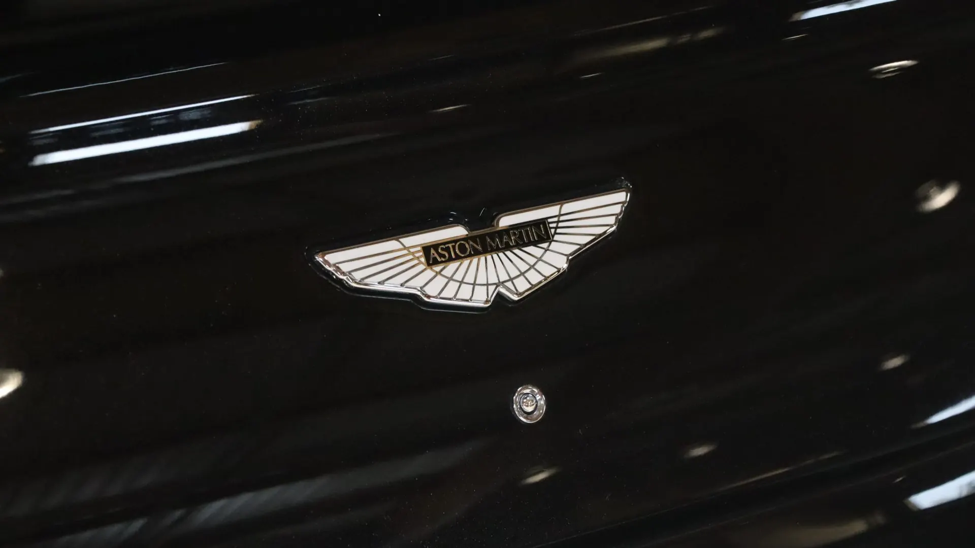 Aston Martin VANQUISH — photo 47