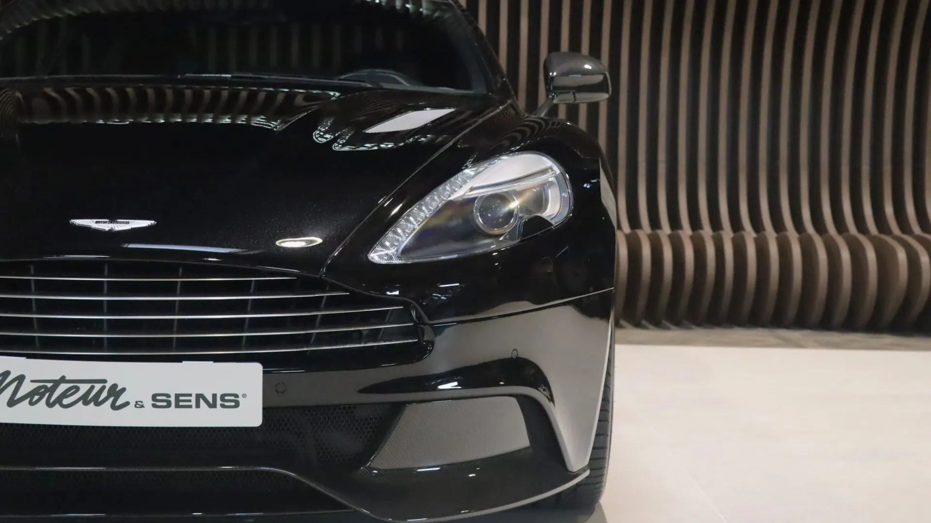 Aston Martin VANQUISH — photo 34