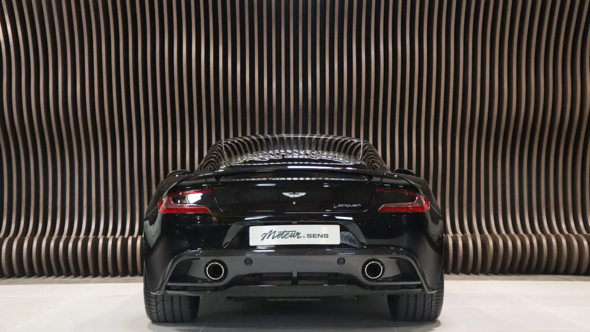 Aston Martin VANQUISH — photo 4