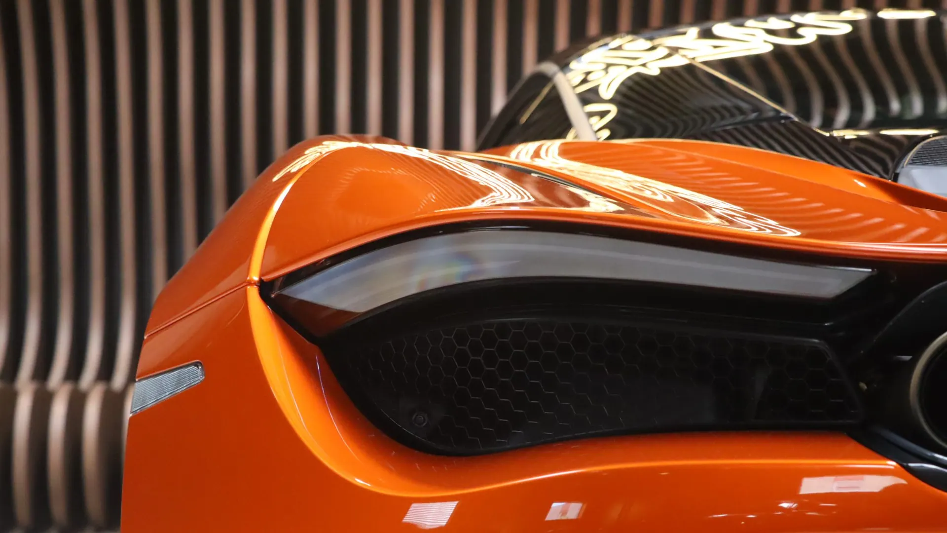 McLaren 720S — photo 45