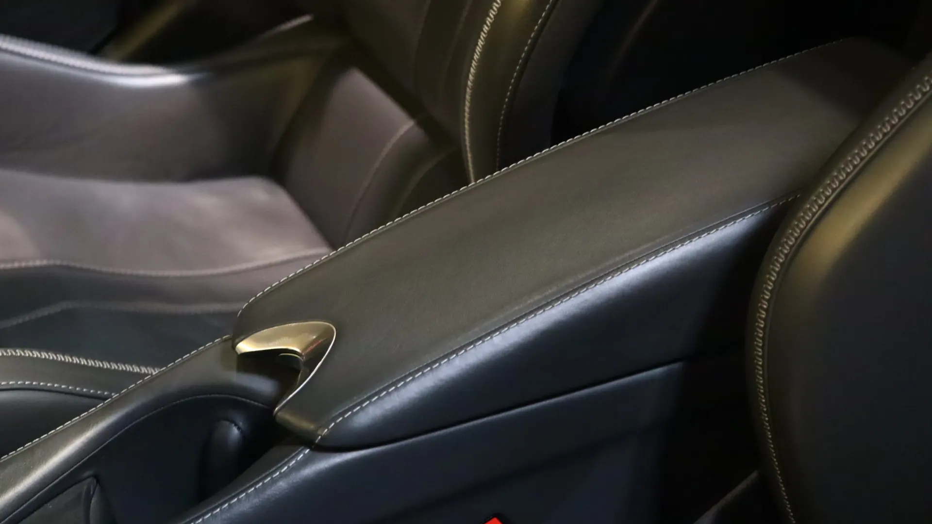 McLaren 720S — photo 30