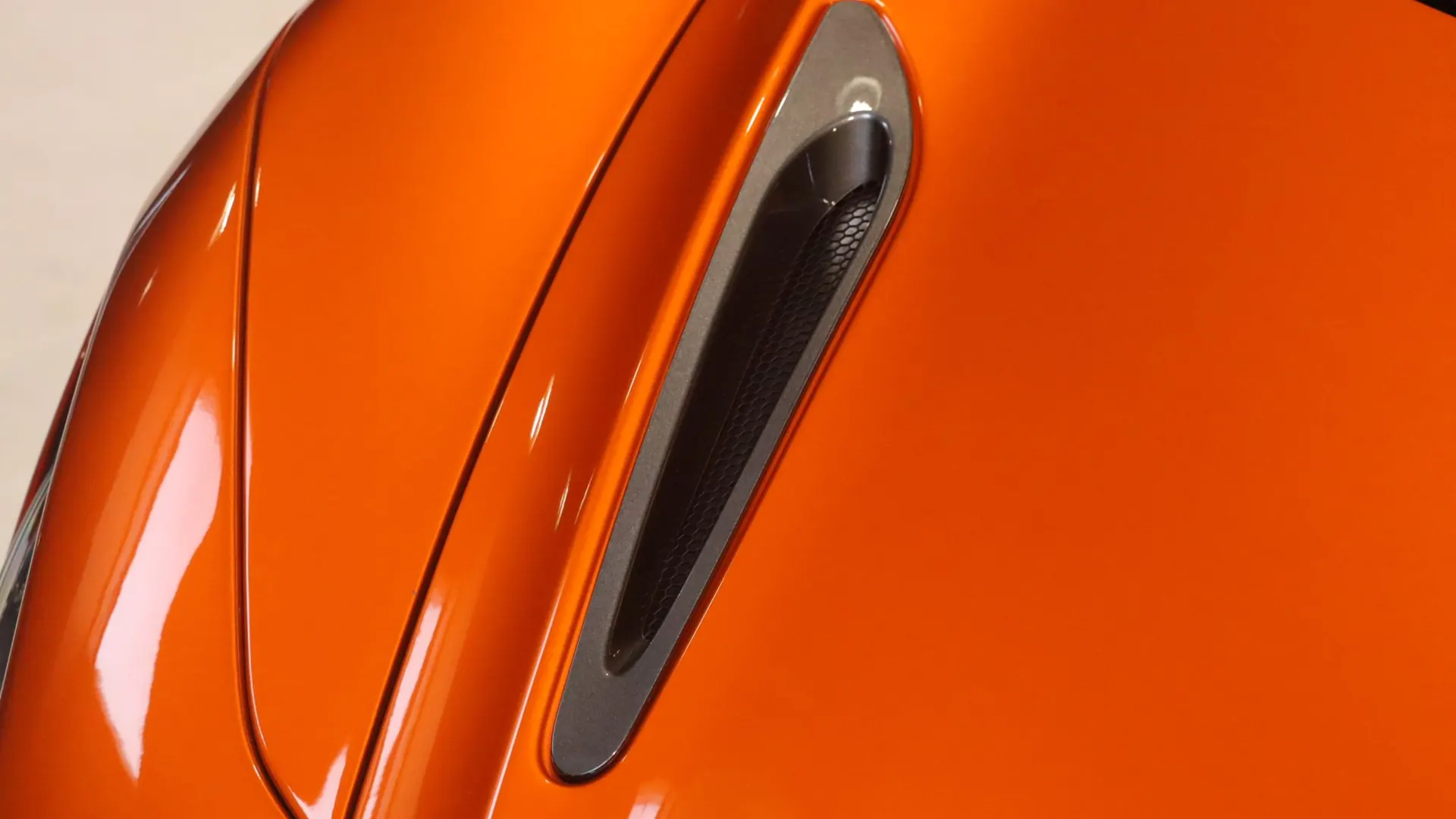McLaren 720S — photo 35