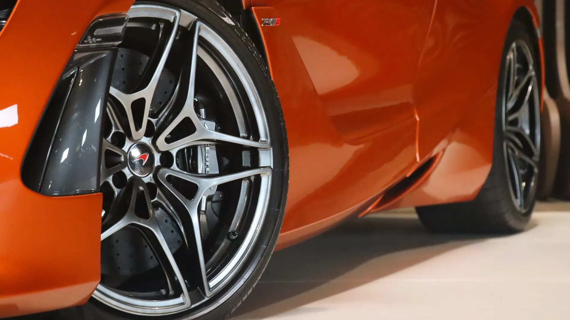 McLaren 720S — photo 40