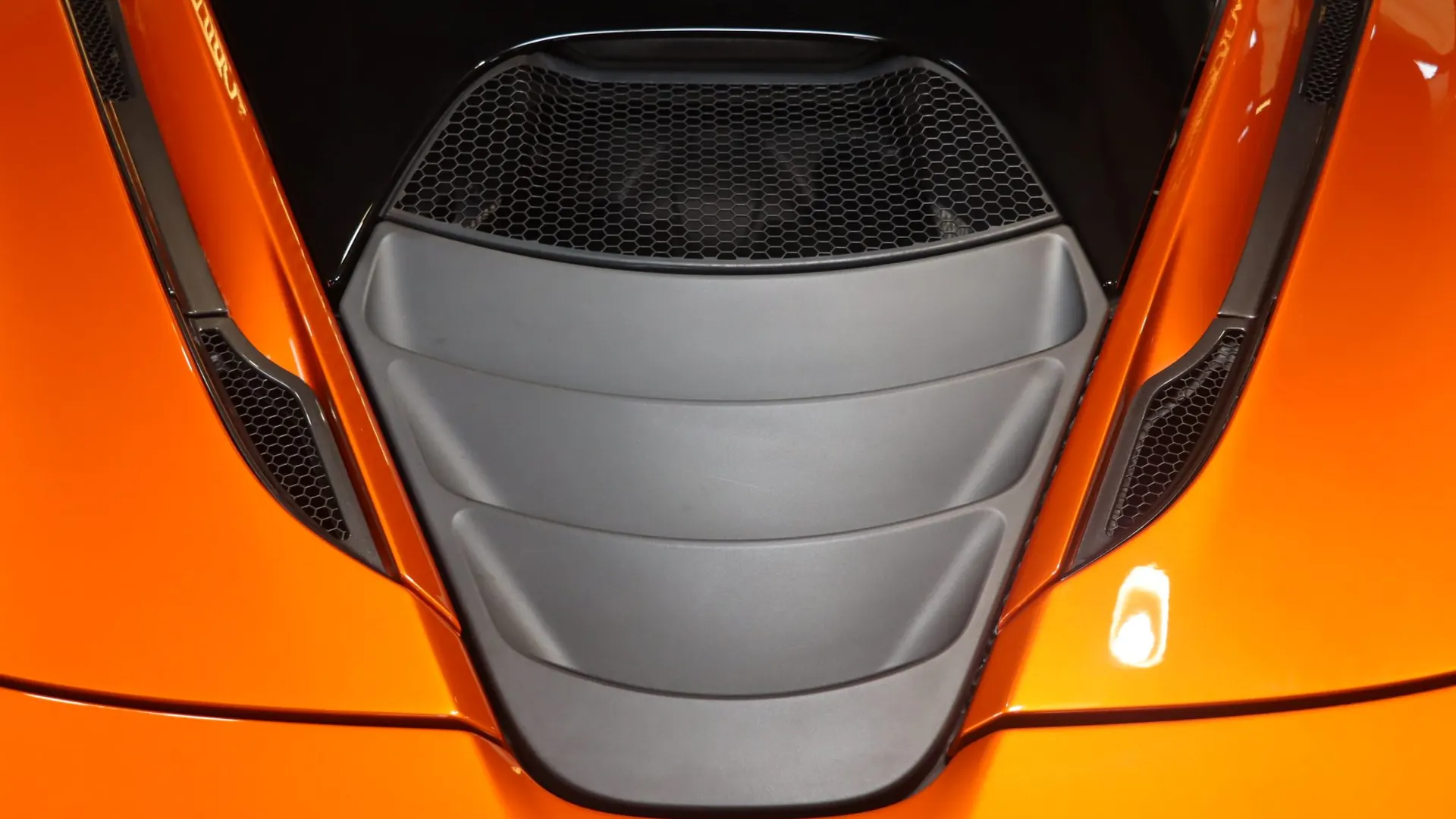 McLaren 720S — photo 44