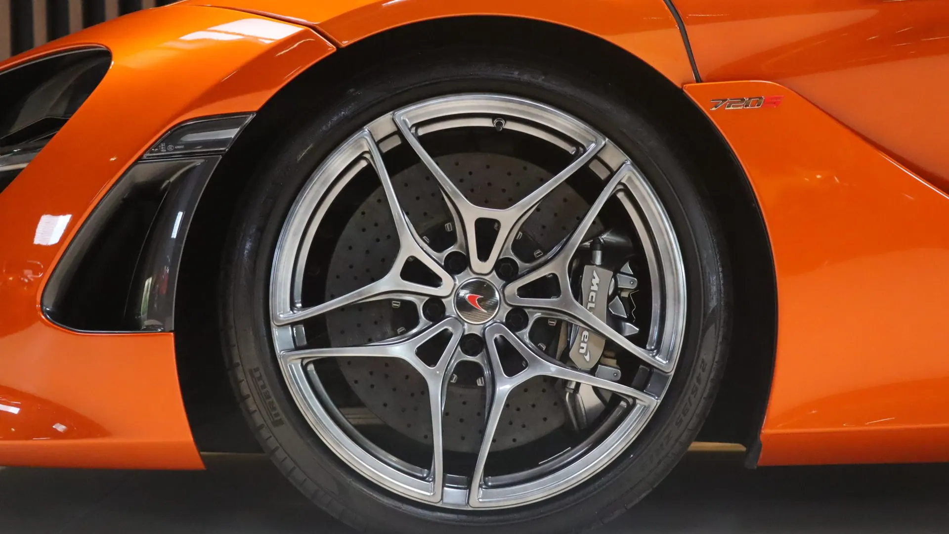 McLaren 720S — photo 41