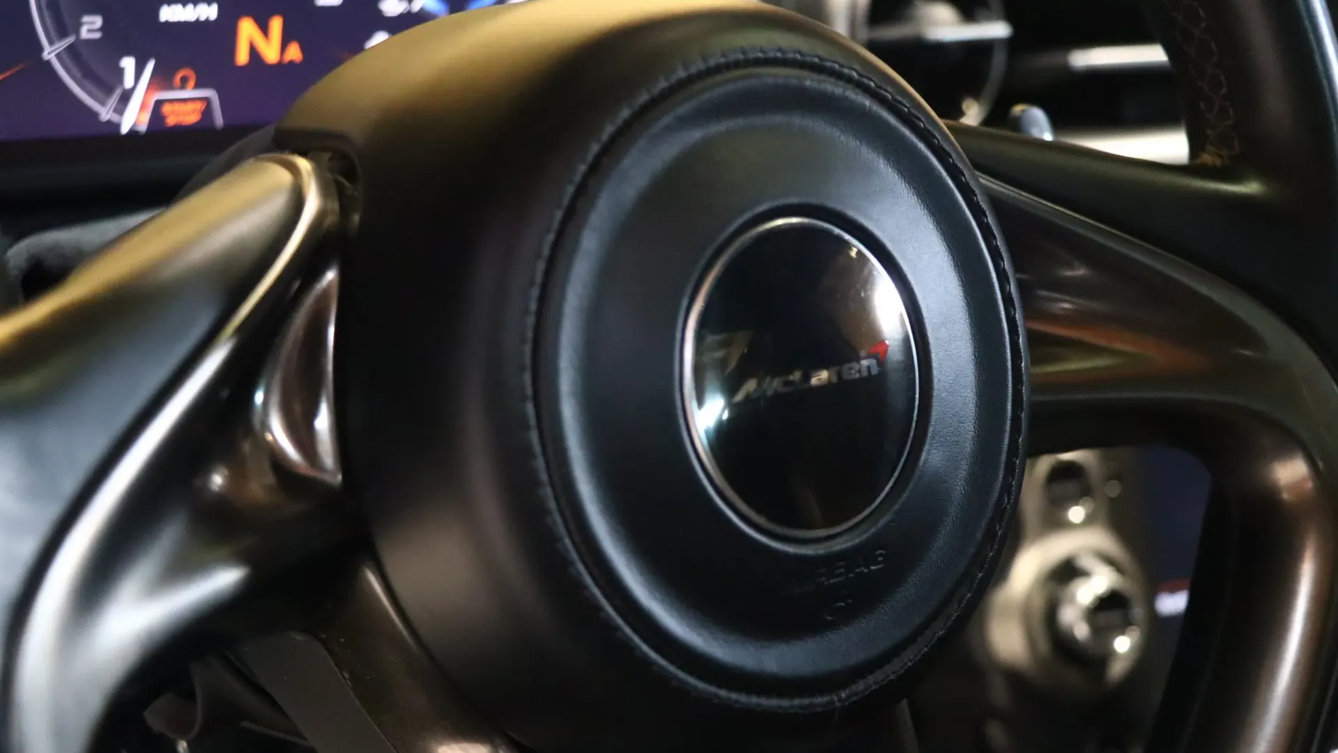 McLaren 720S — photo 21