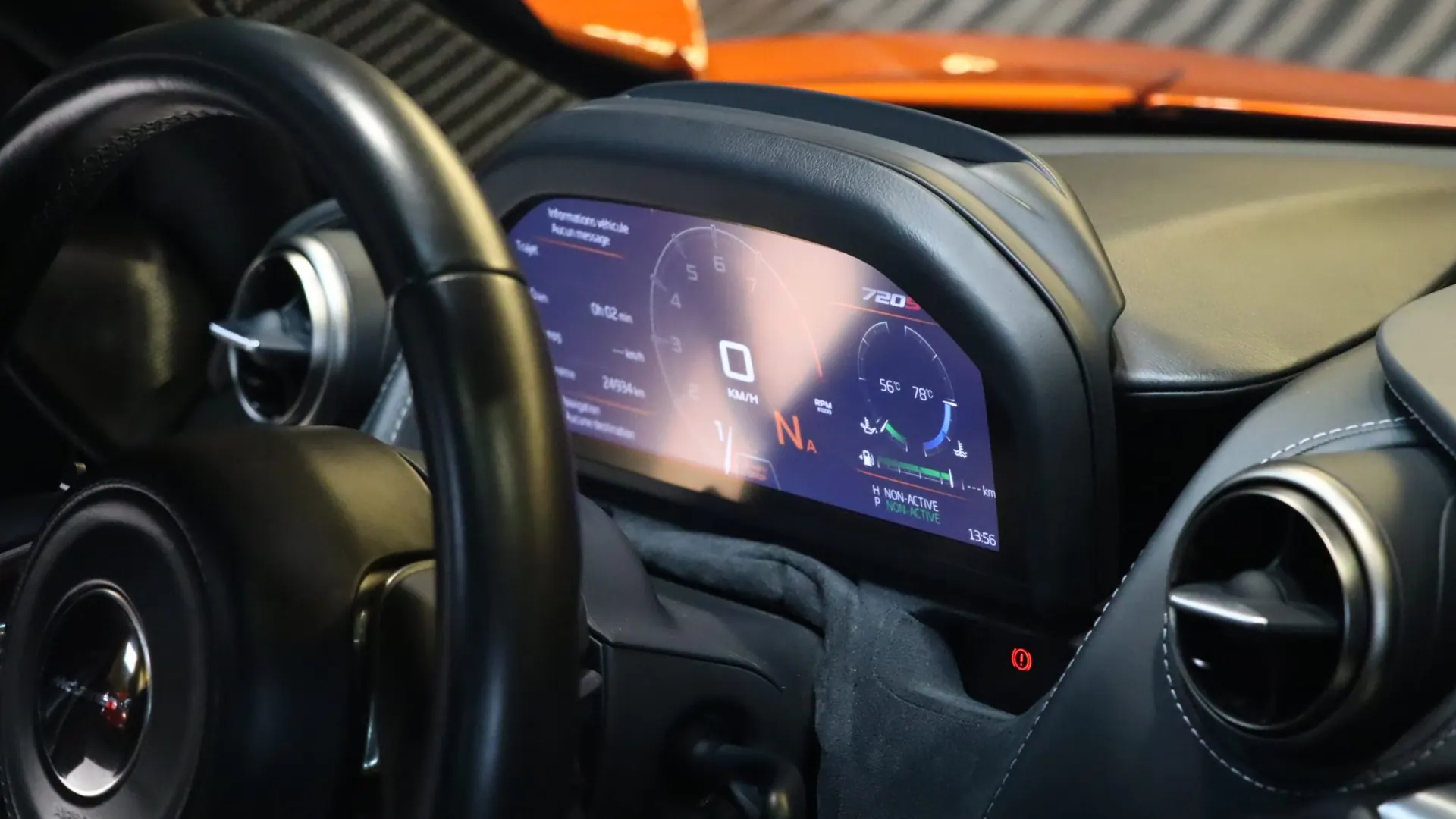 McLaren 720S — photo 25