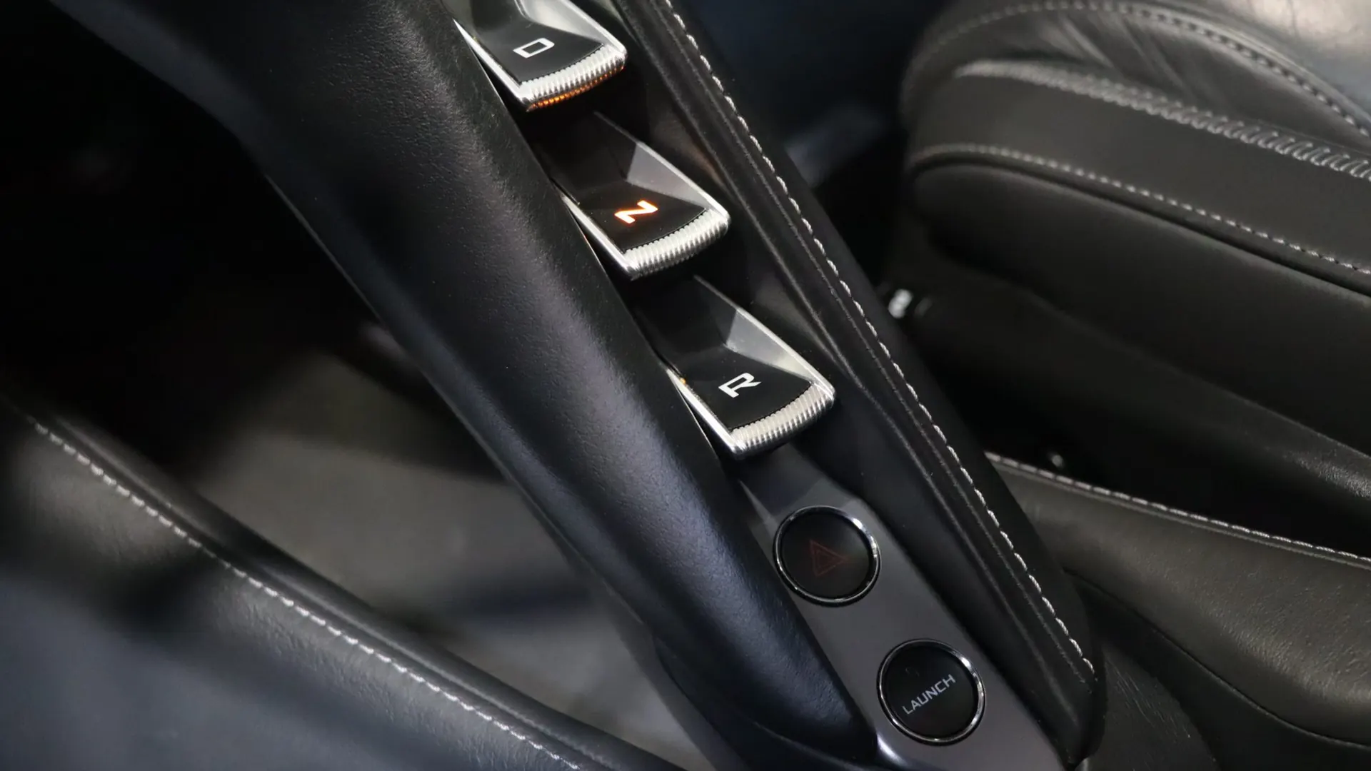 McLaren 720S — photo 29