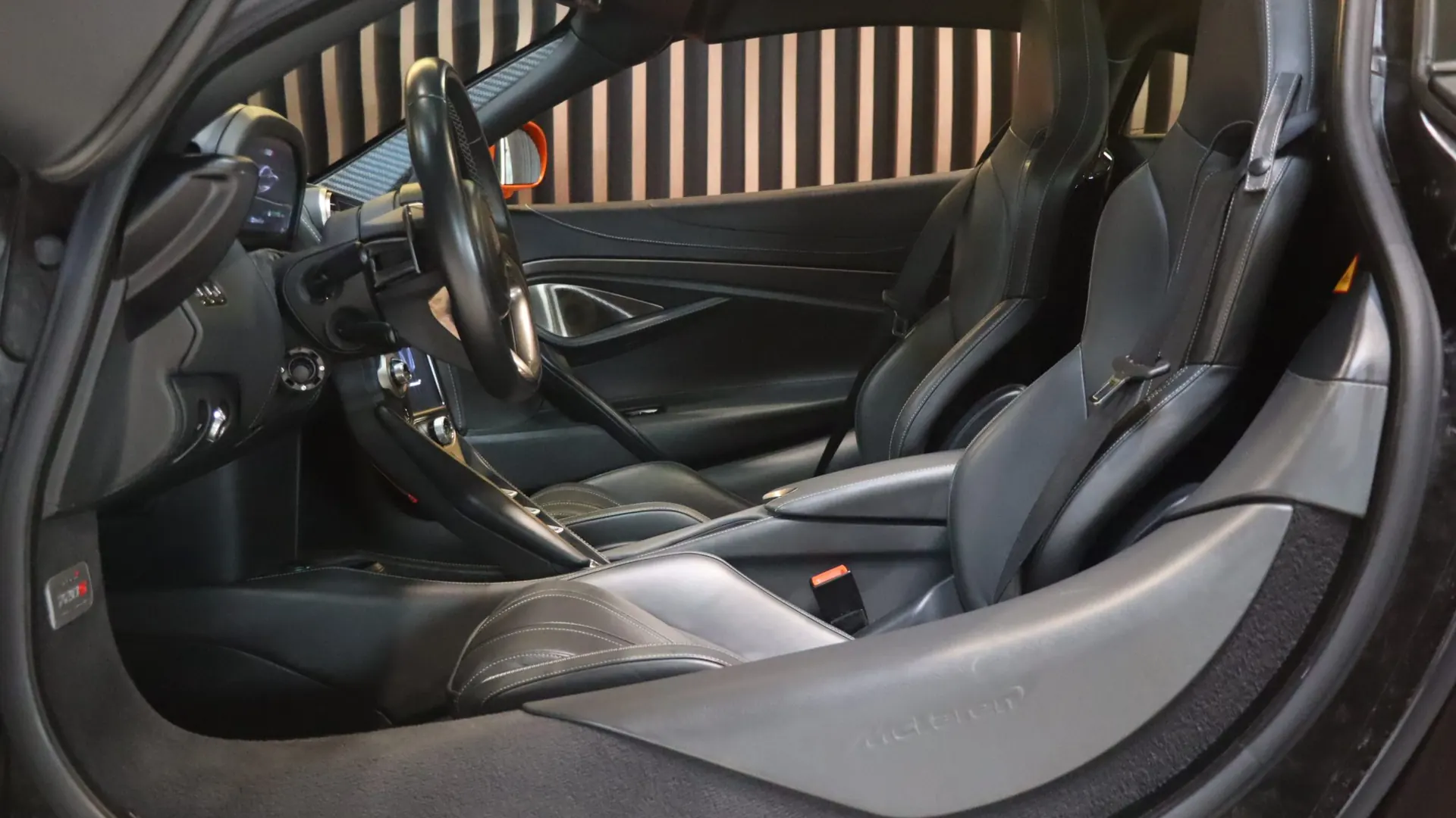 McLaren 720S — photo 7