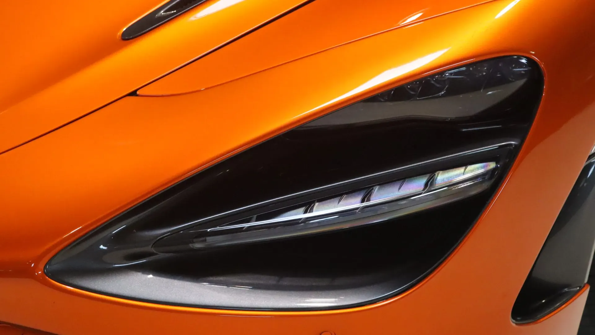 McLaren 720S — photo 34
