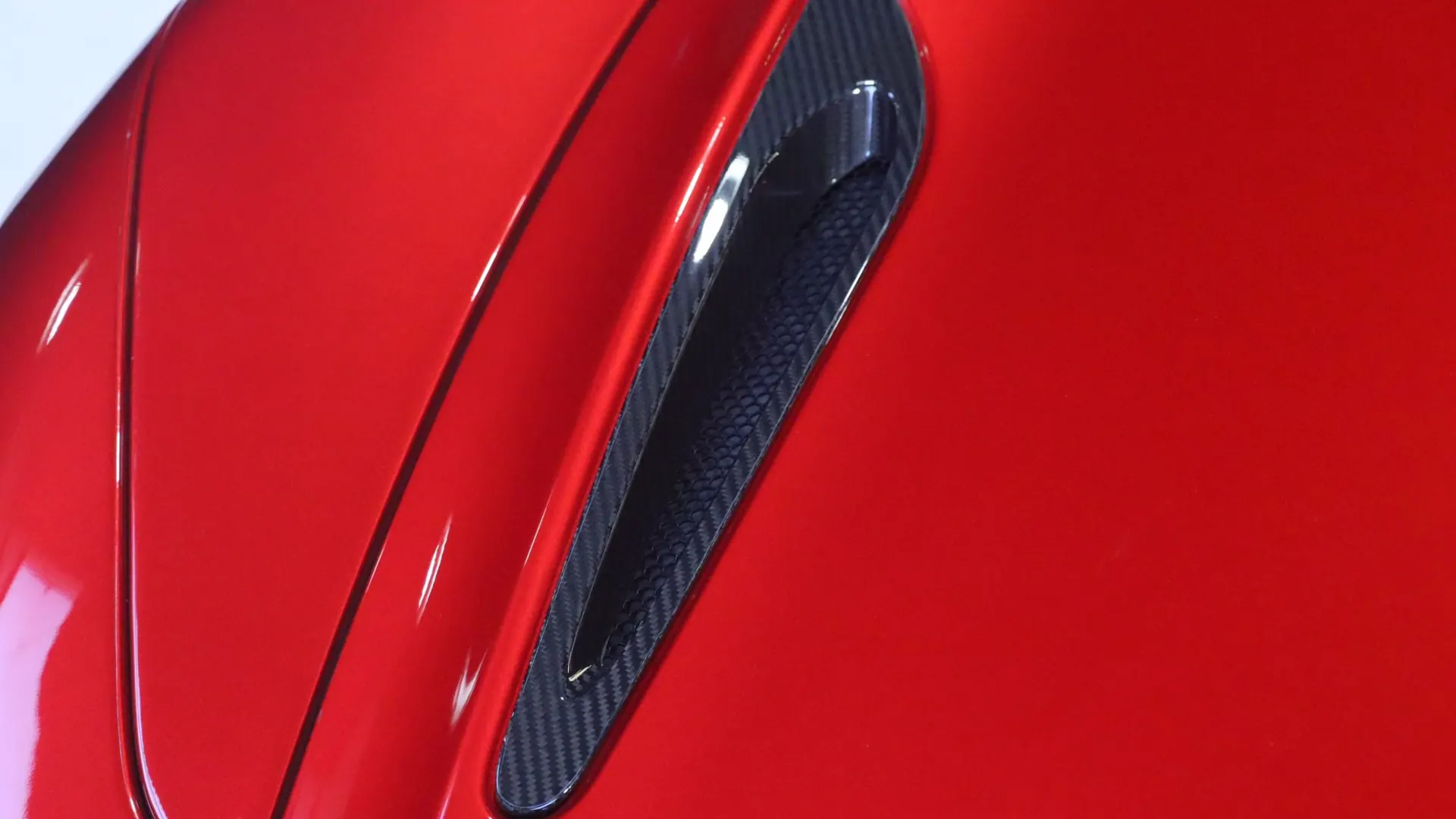 McLaren 720S — photo 34