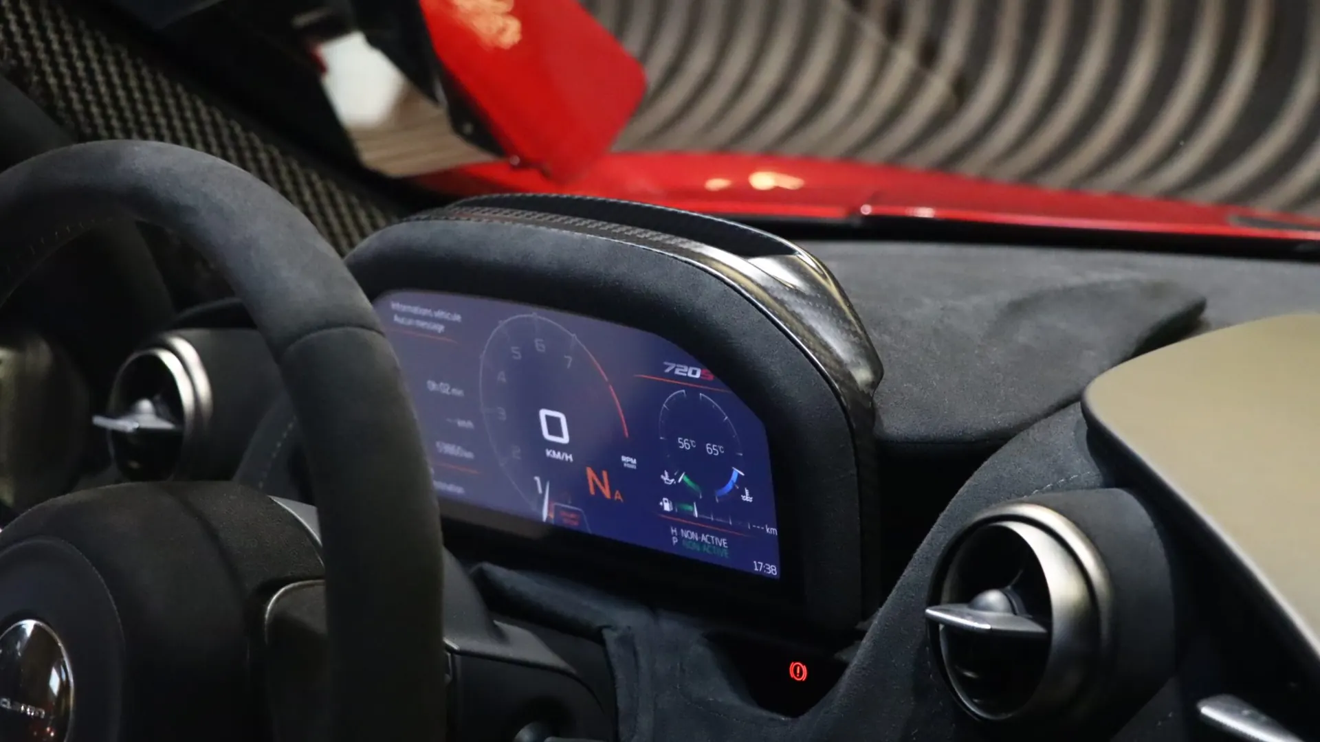 McLaren 720S — photo 26