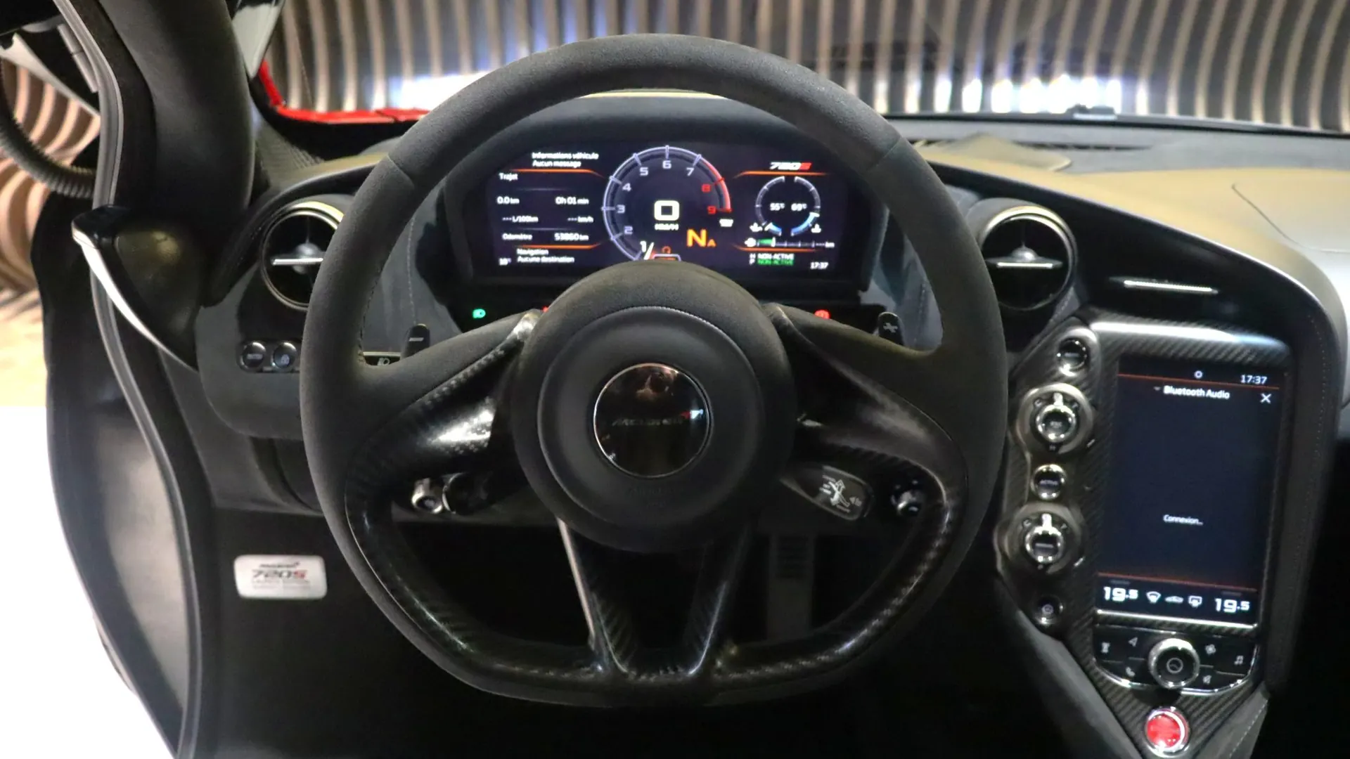 McLaren 720S — photo 9
