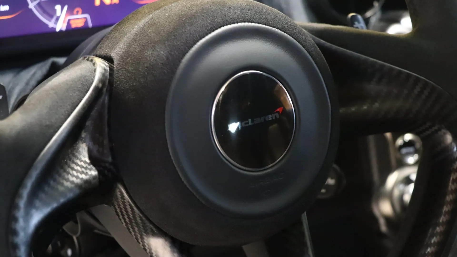 McLaren 720S — photo 22