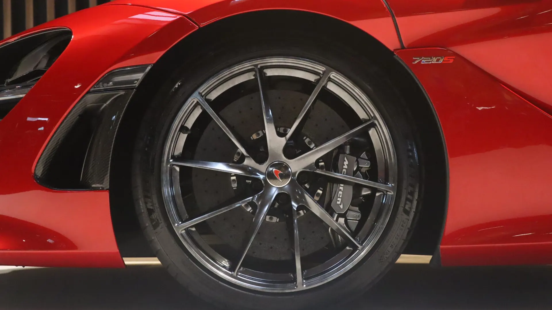 McLaren 720S — photo 41
