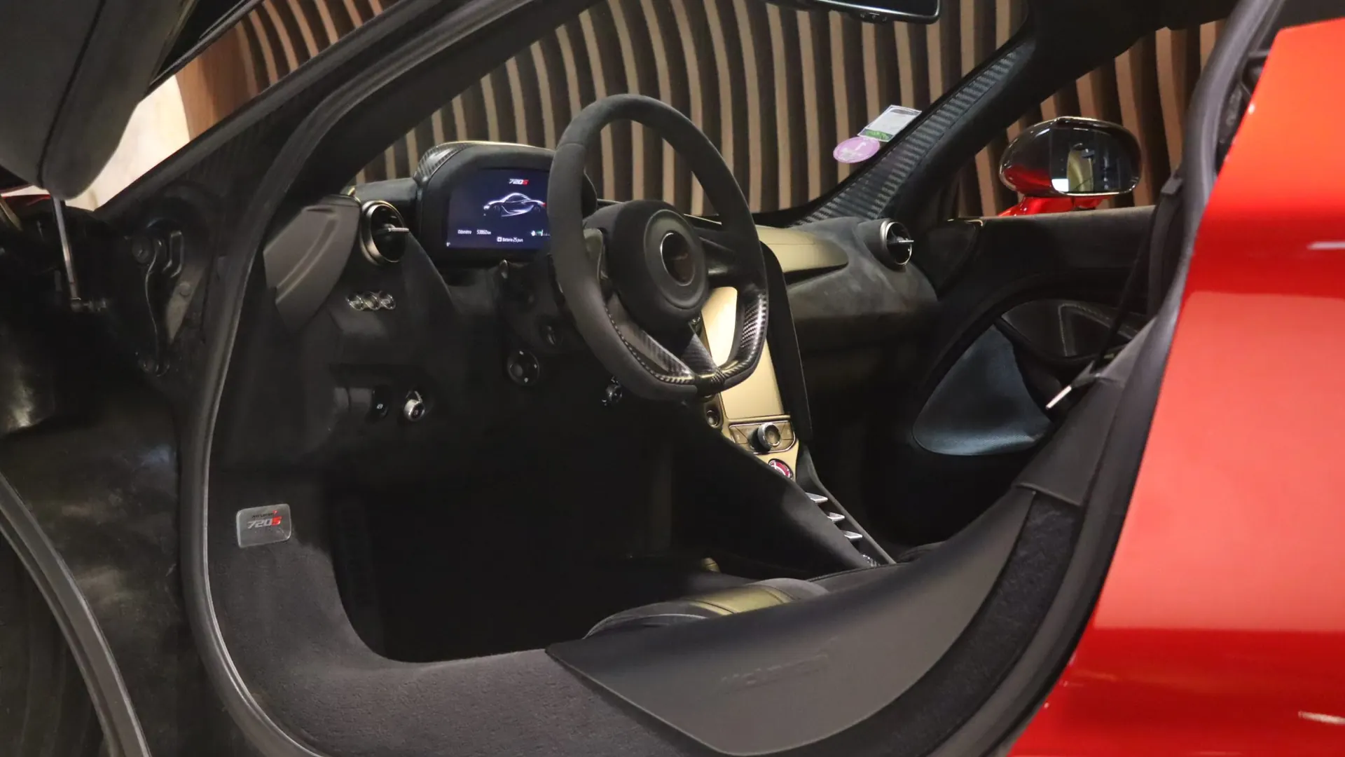 McLaren 720S — photo 8