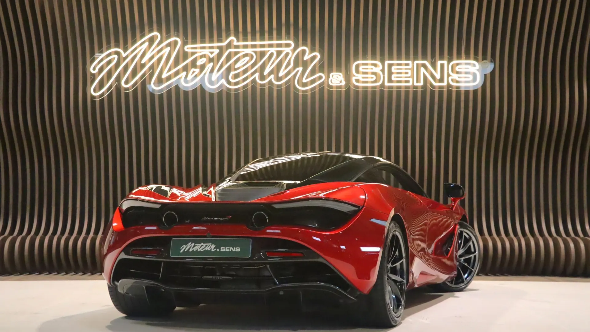 McLaren 720S — photo 2
