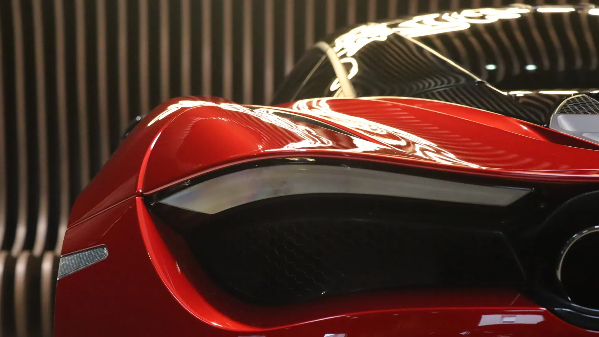 McLaren 720S — photo 46