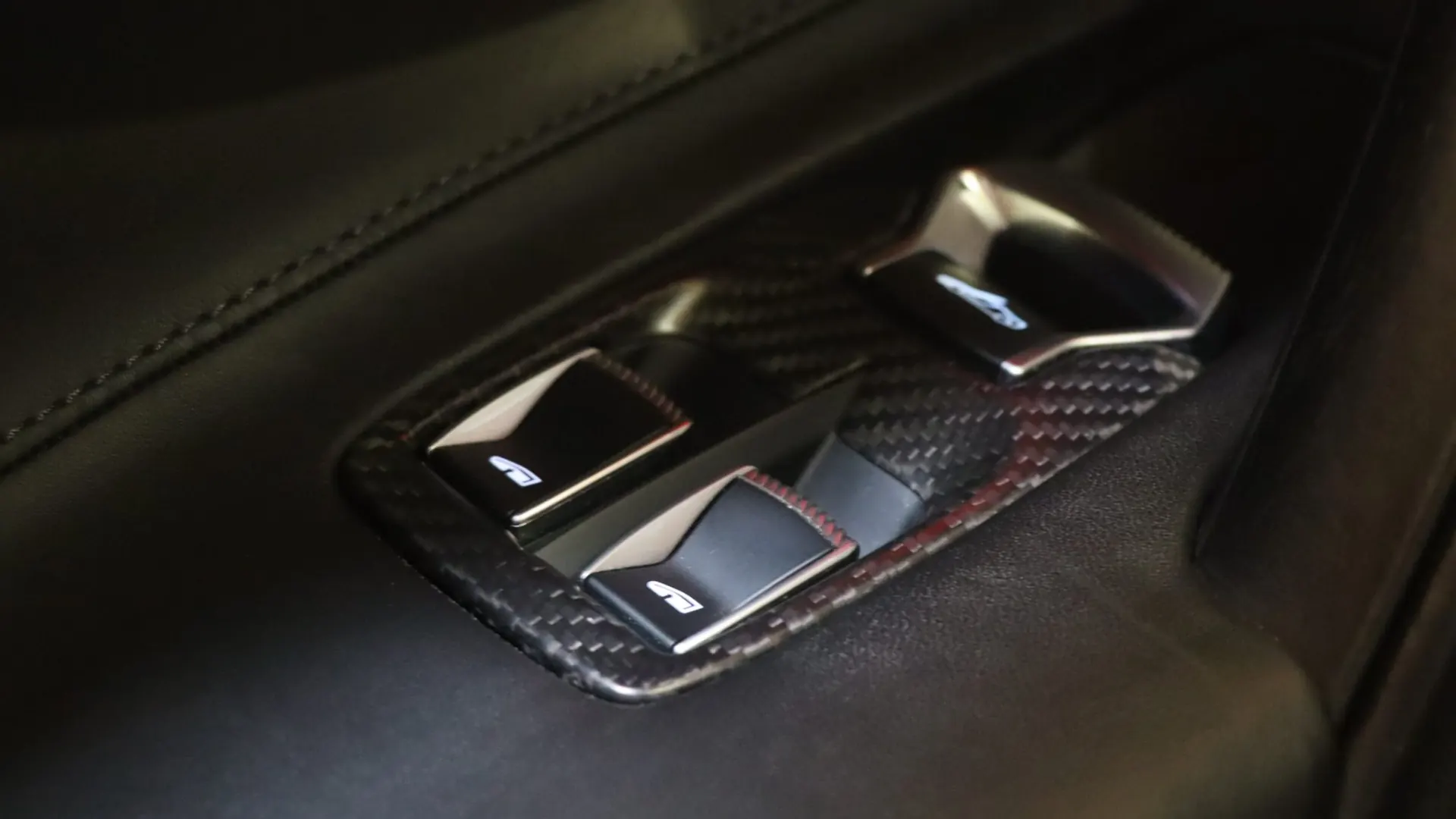 McLaren 720S — photo 11