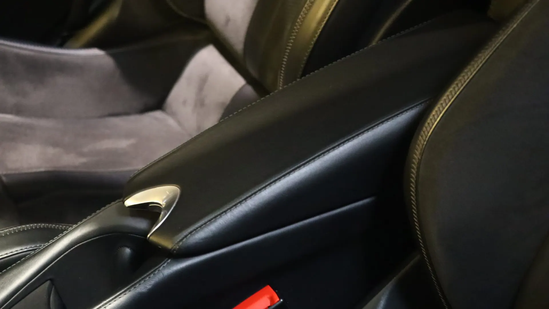 McLaren 720S — photo 30