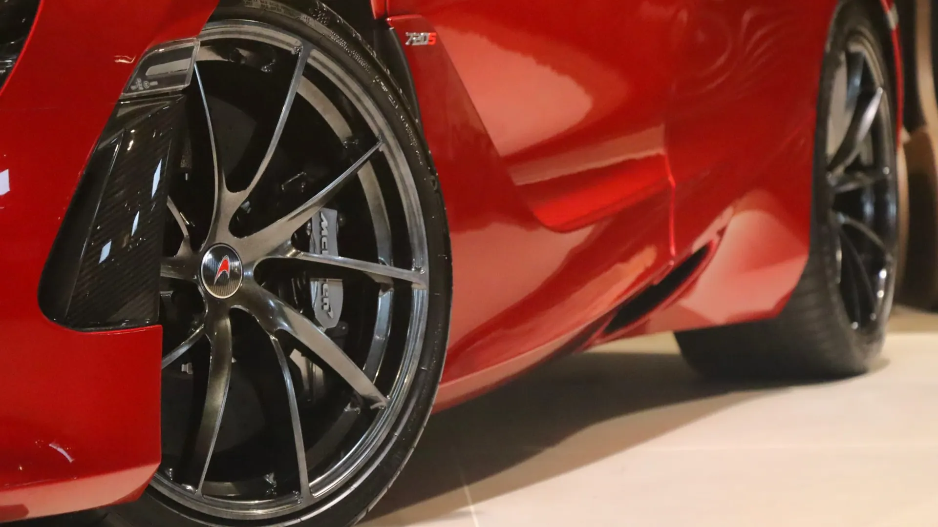 McLaren 720S — photo 39
