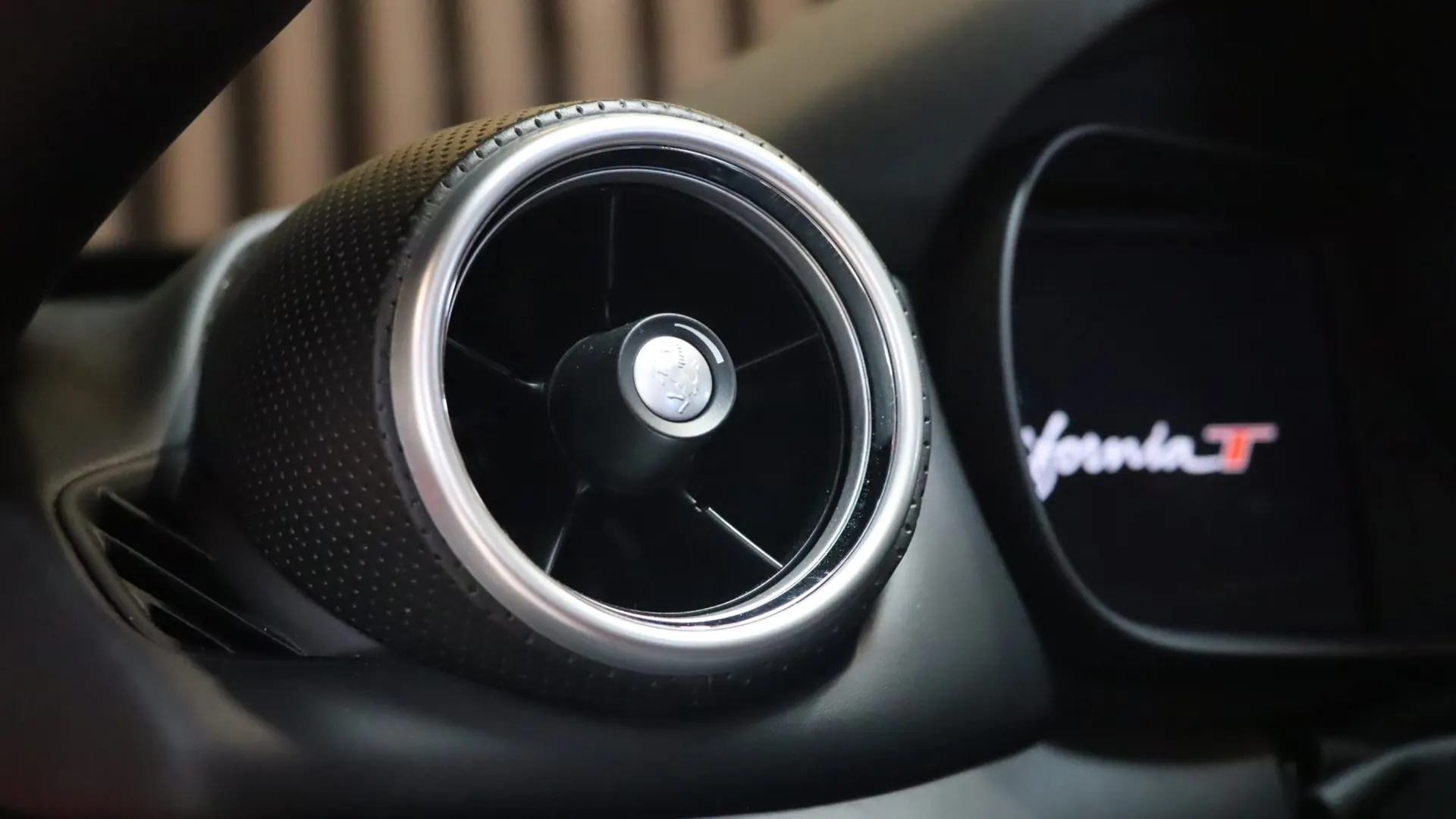 Ferrari CALIFORNIA — photo 16