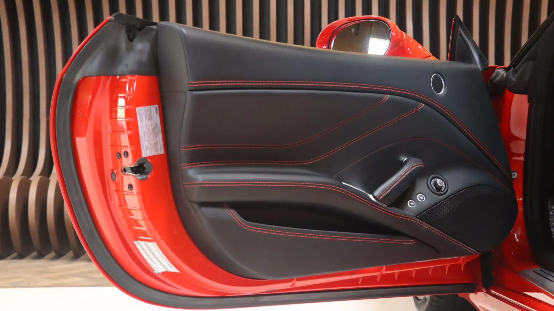 Ferrari CALIFORNIA — photo 11