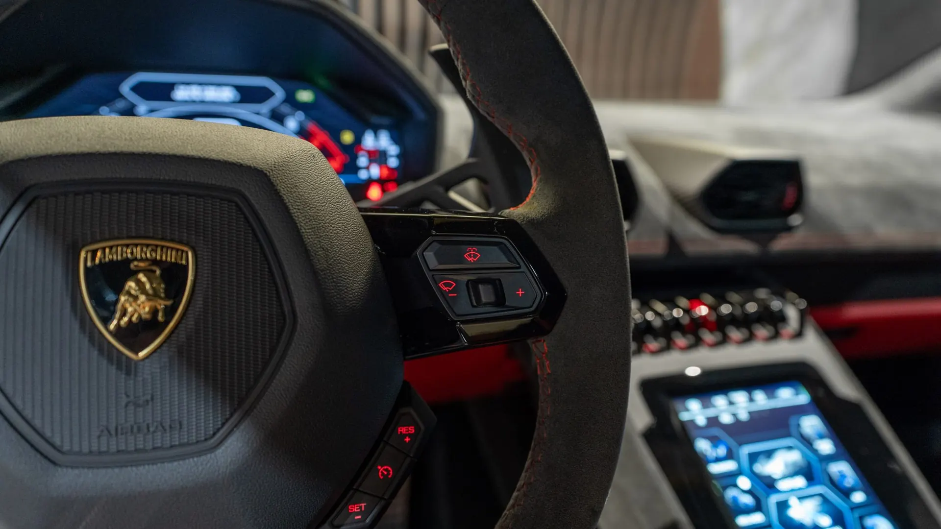 Lamborghini HURACAN — photo 16