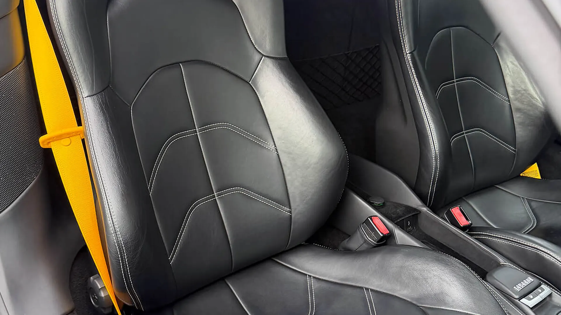 Ferrari 488 — photo 12