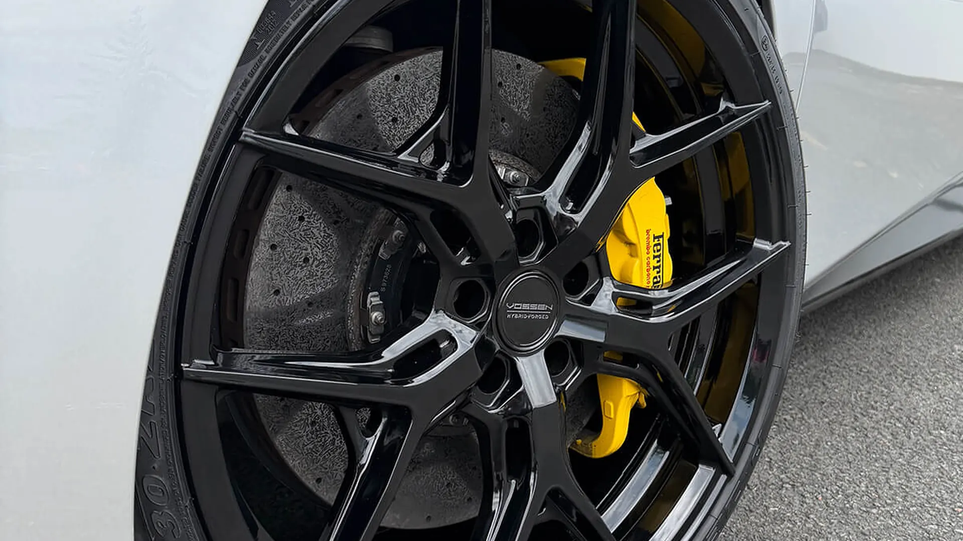 Ferrari 488 — photo 27
