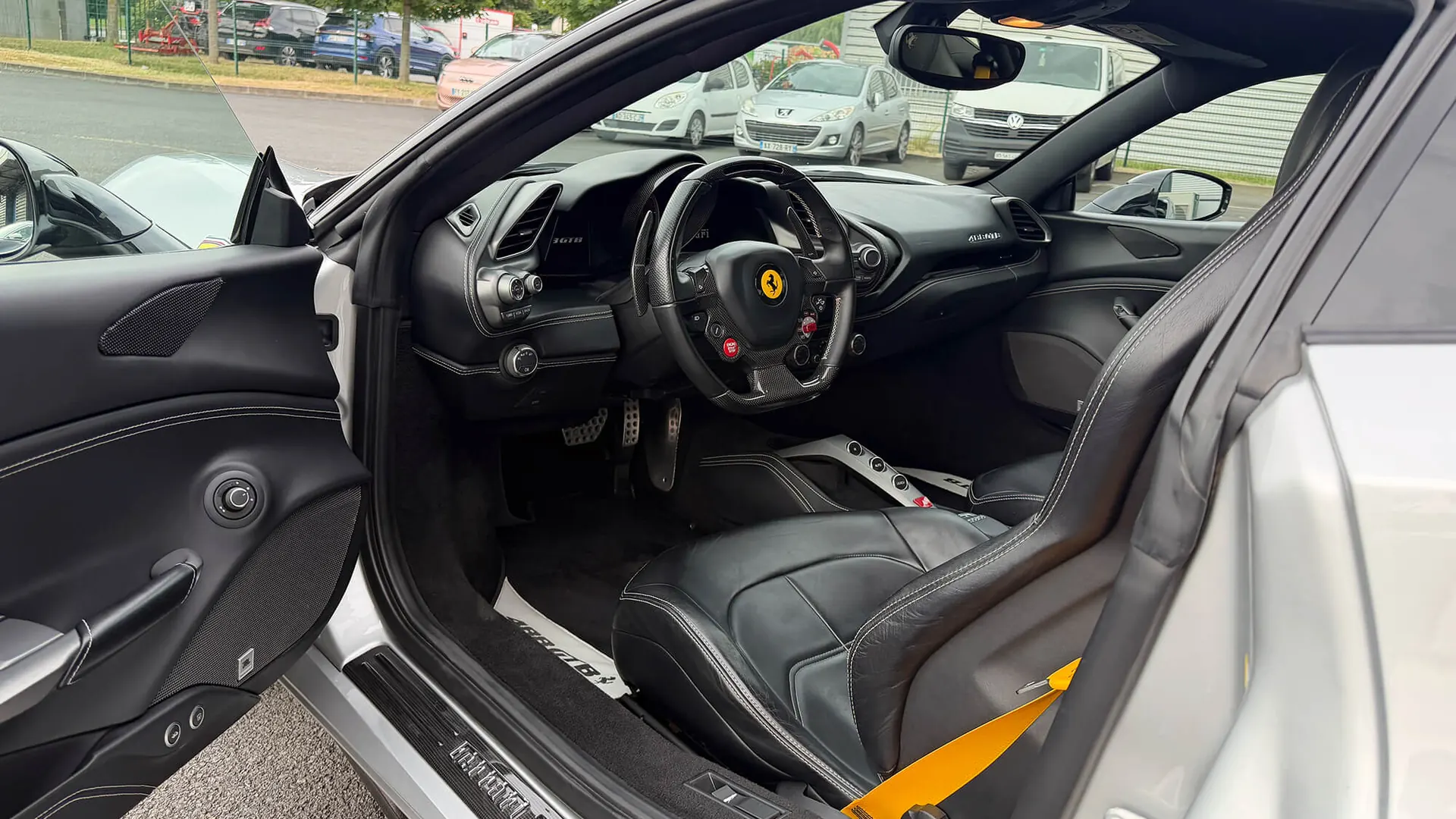 Ferrari 488 — photo 7