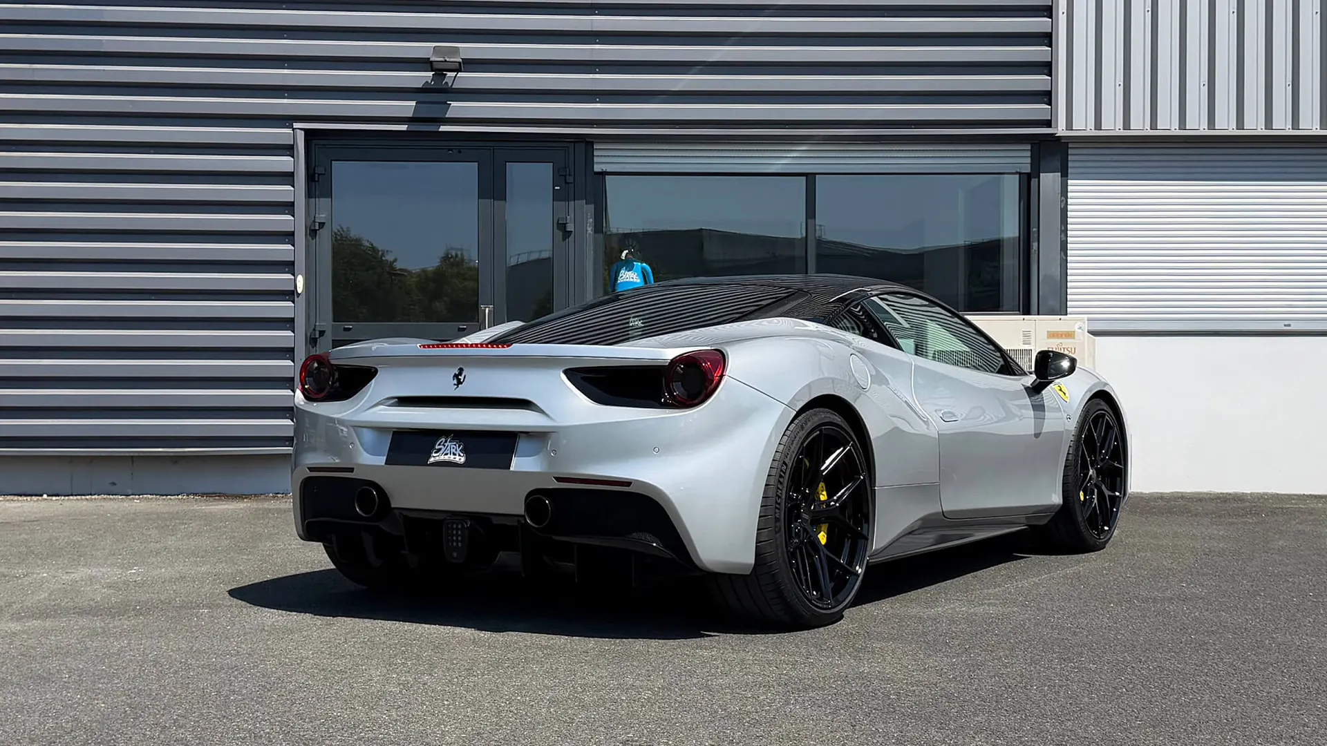 Ferrari 488 — photo 4