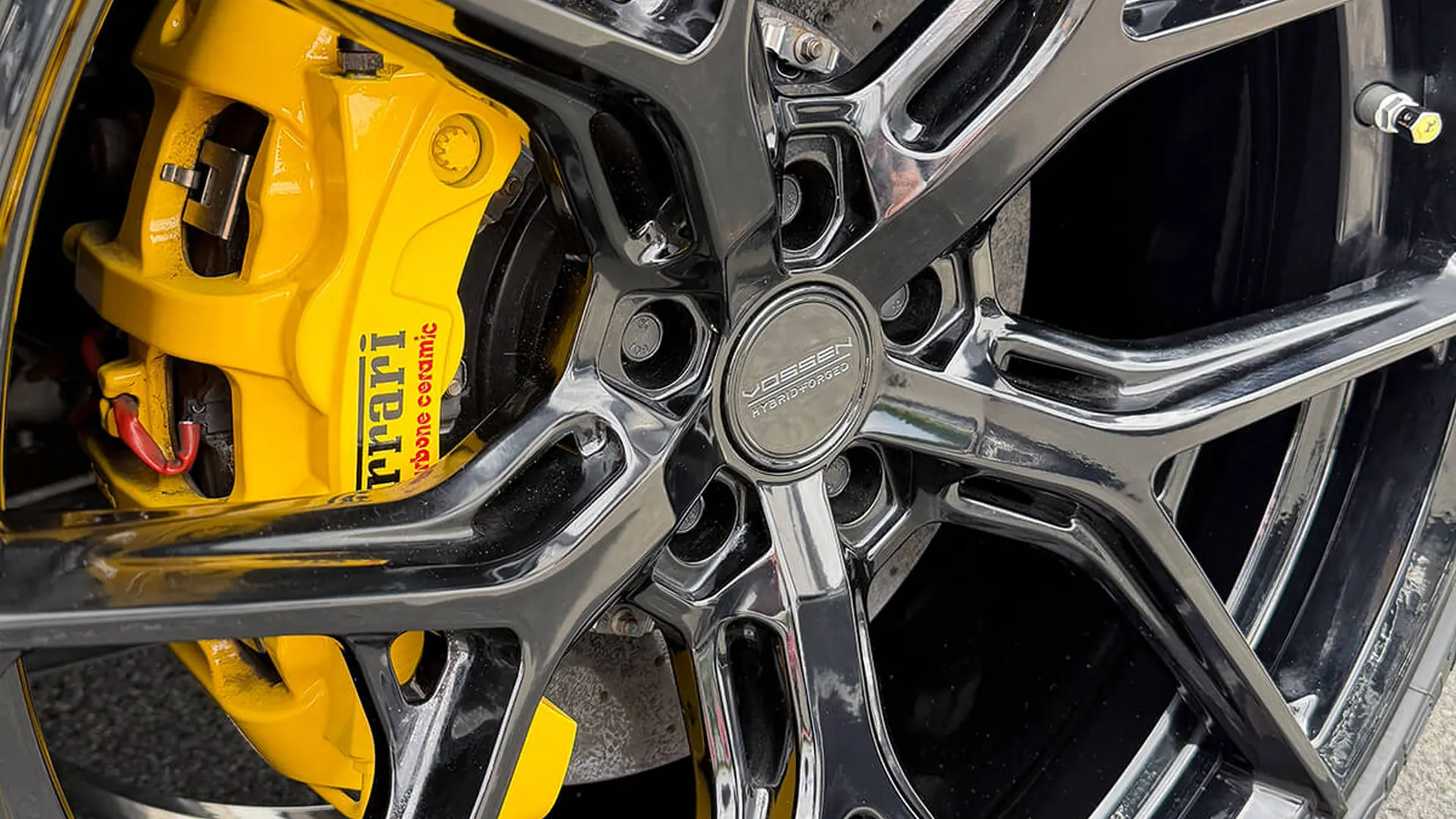 Ferrari 488 — photo 16