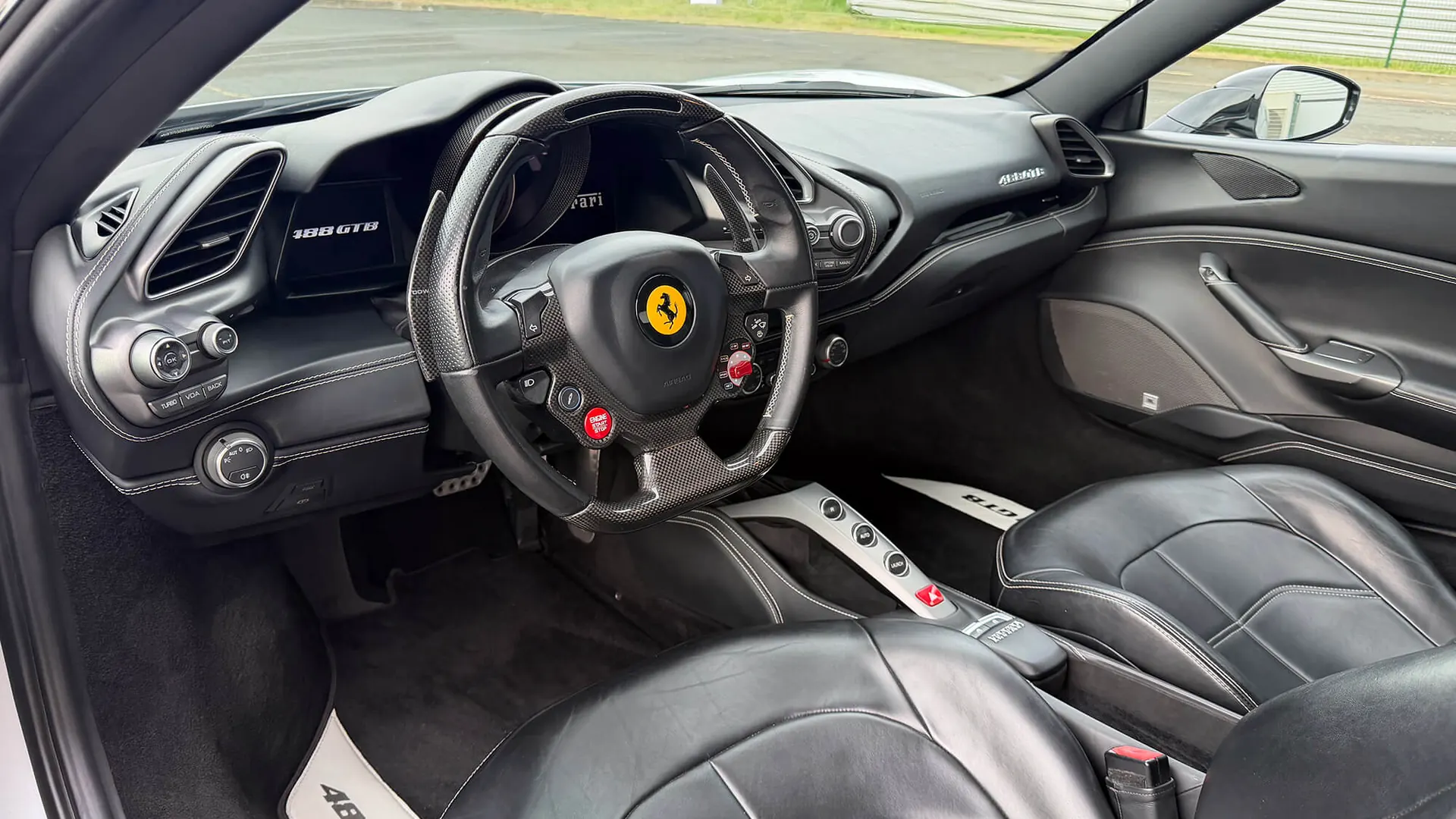 Ferrari 488 — photo 10