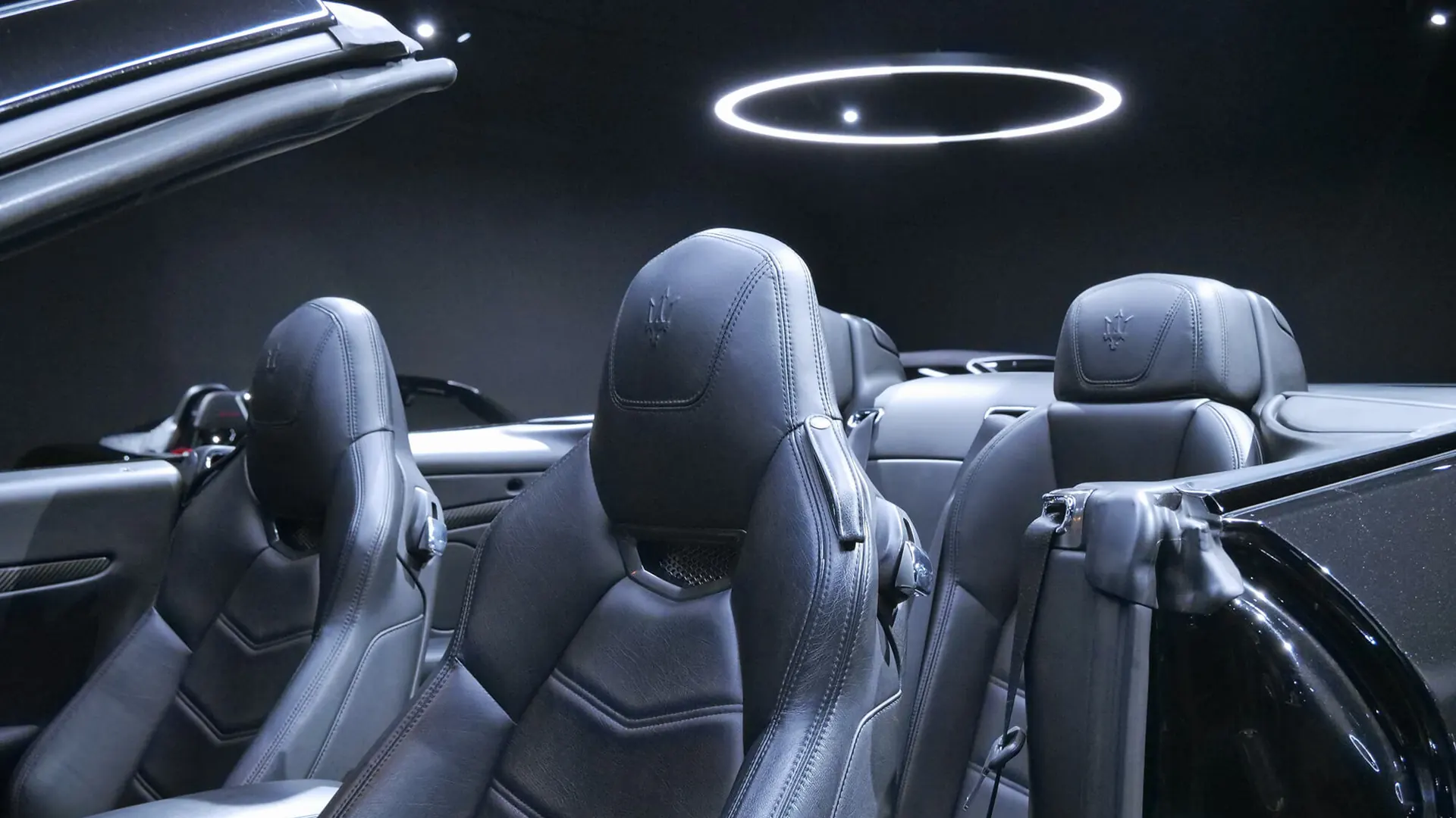 Maserati GranCabrio — photo 18