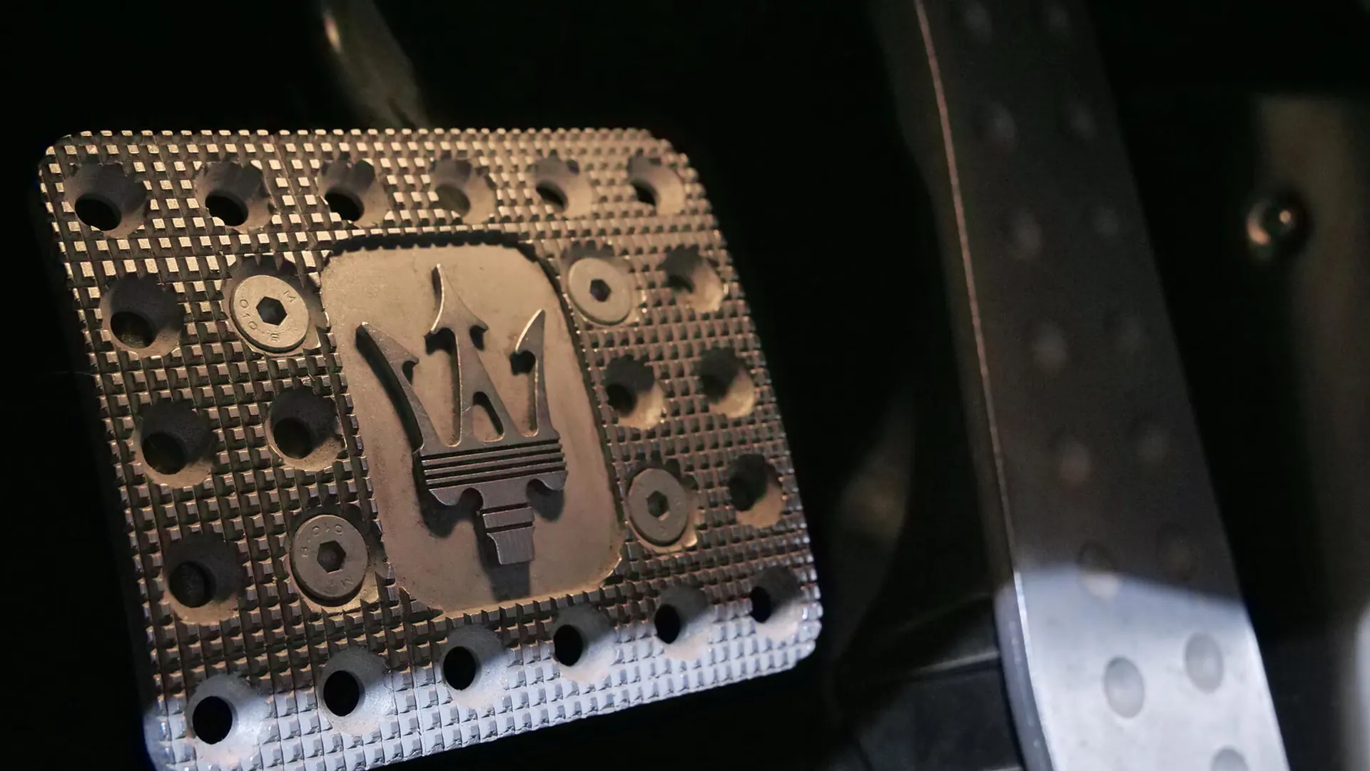Maserati GranCabrio — photo 17